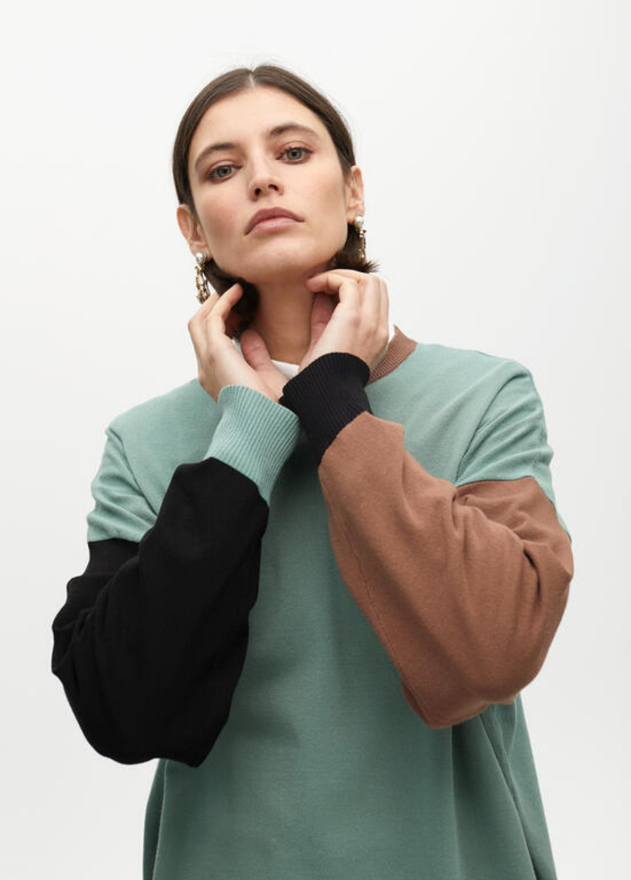 CAMISOLA DE MALHA COM MANGA COMPRIDA E DETALHE BICOLOR - LOLA CASADEMUNT