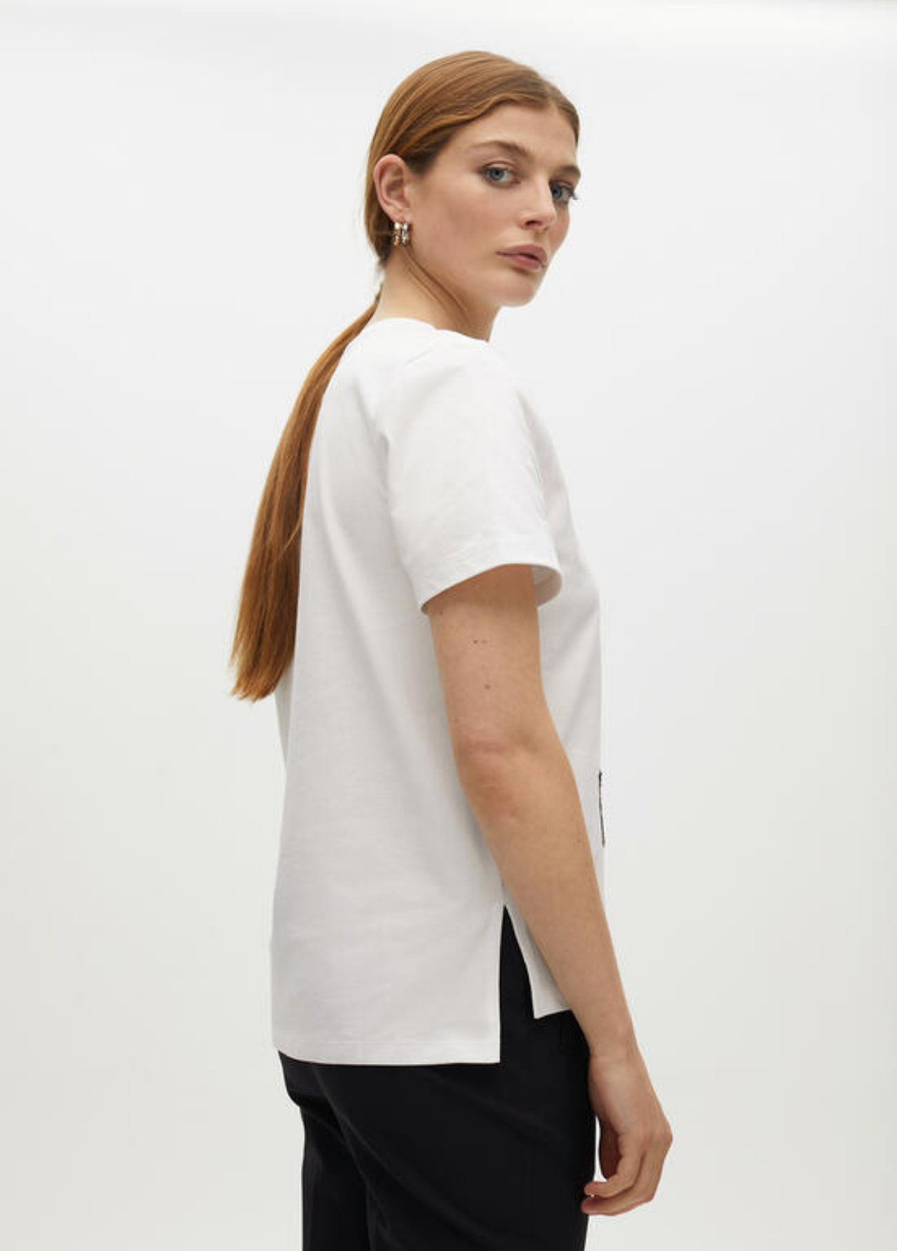 T-SHIRT COM APLICAÇÃO TIGRE EM LANTEJOULAS - LOLA CASADEMUNT