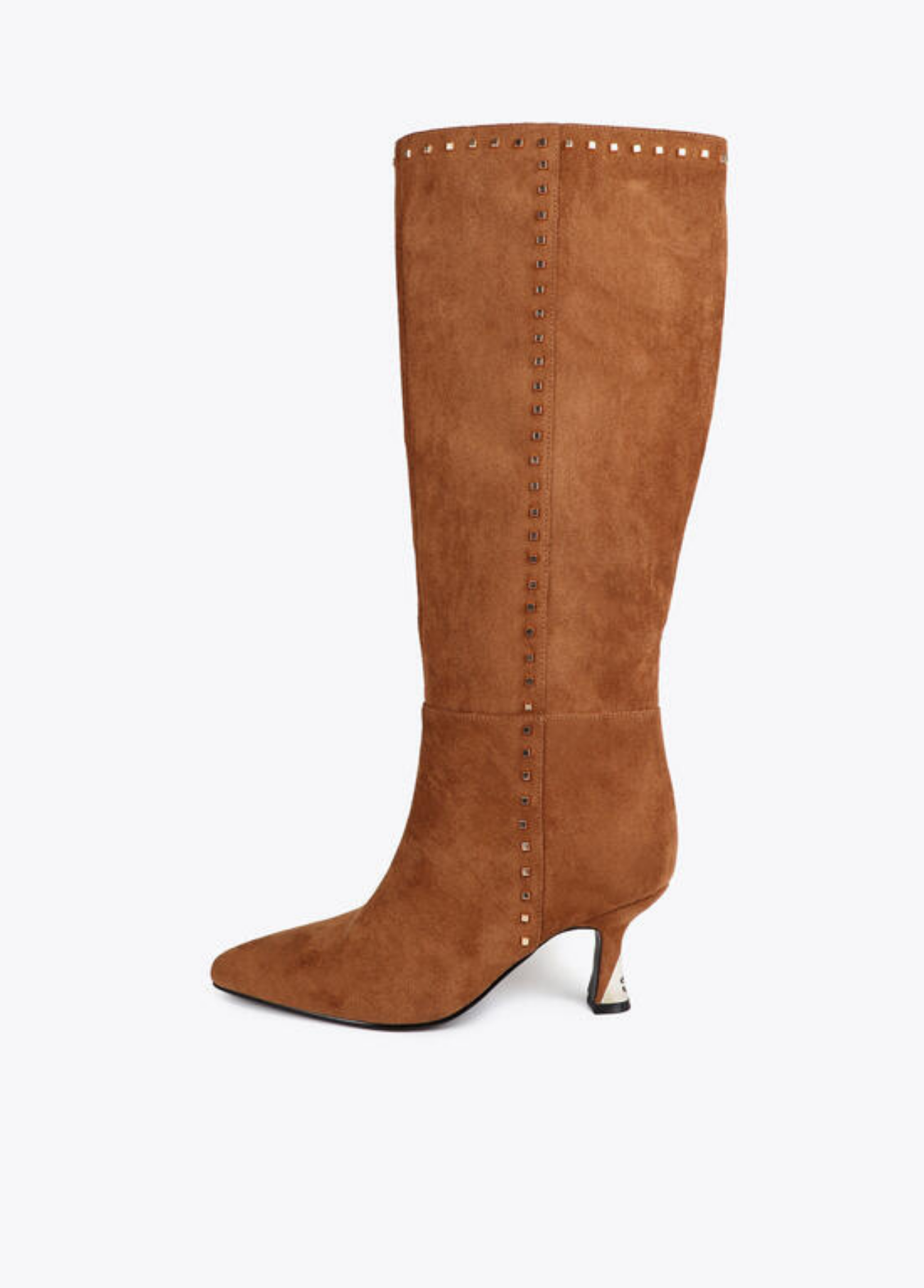 BOTAS COM TACHAS DOURADAS E PORMENOR DE SALTO DOURADO - LOLA CASADEMUNT