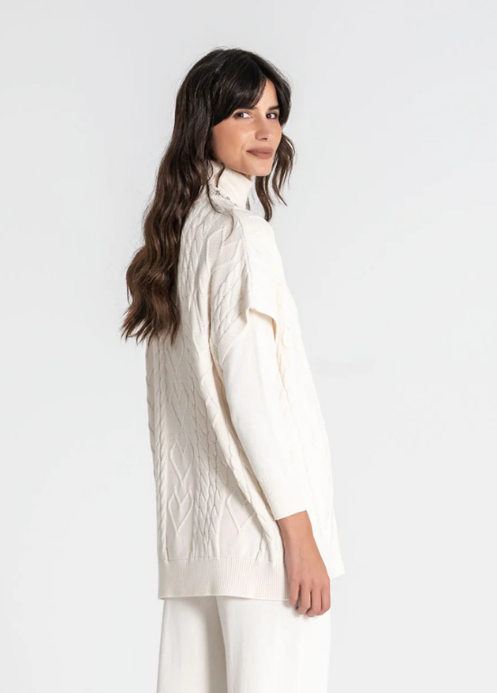 CAMISOLA COM STRASS NO DECOTE - RUGA