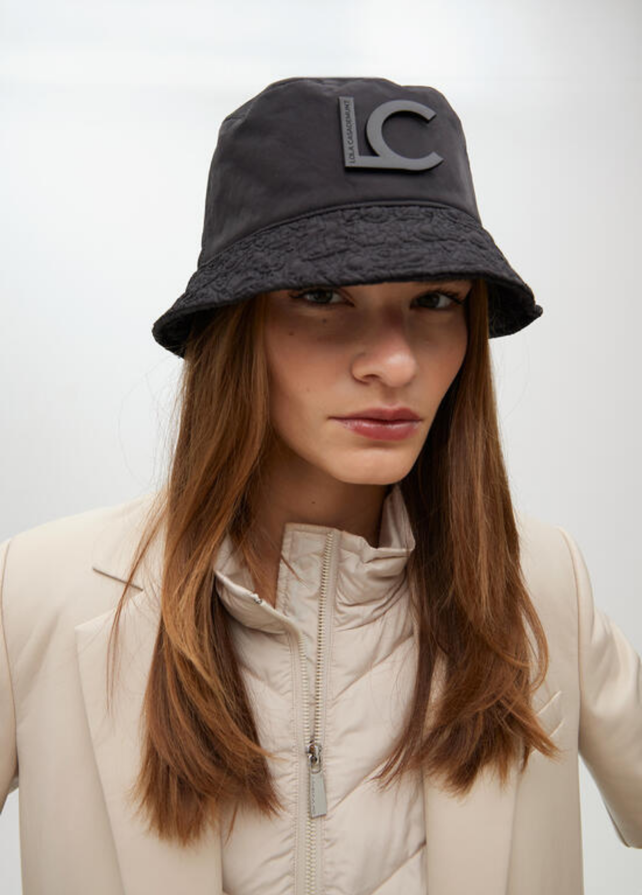 CHAPÉU BUCKET - LOLA CASADEMUNT