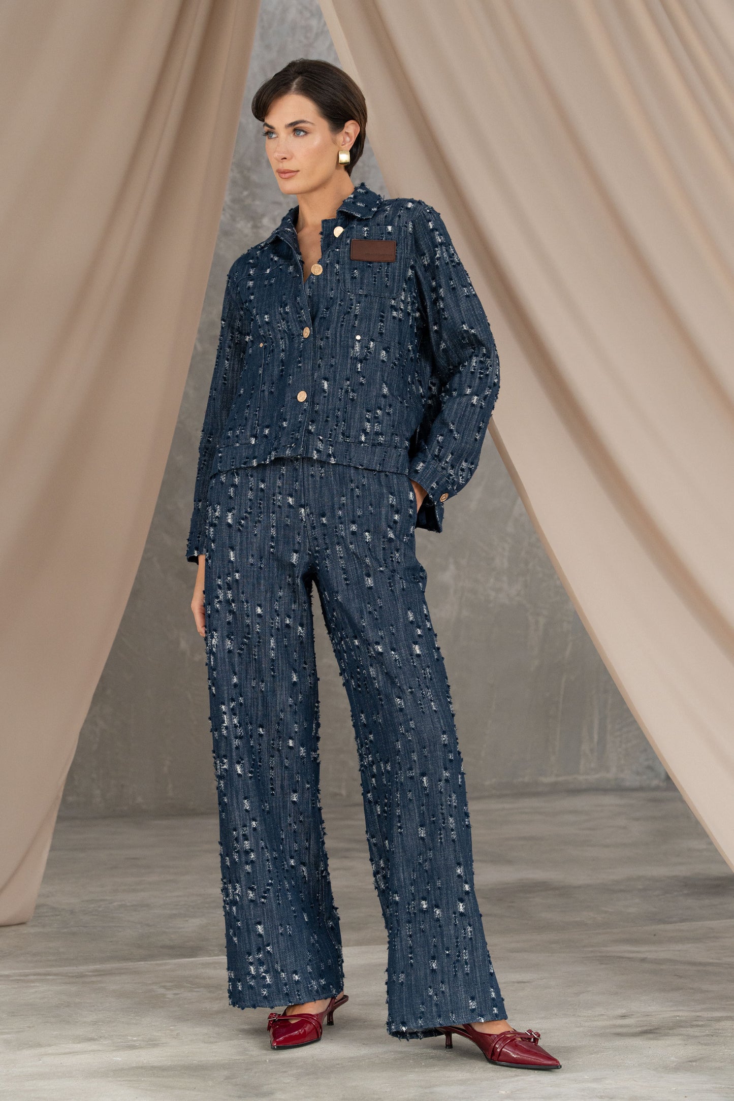 JEANS FEMININOS WIDE LEG COM RELEVOS - FERRACHE