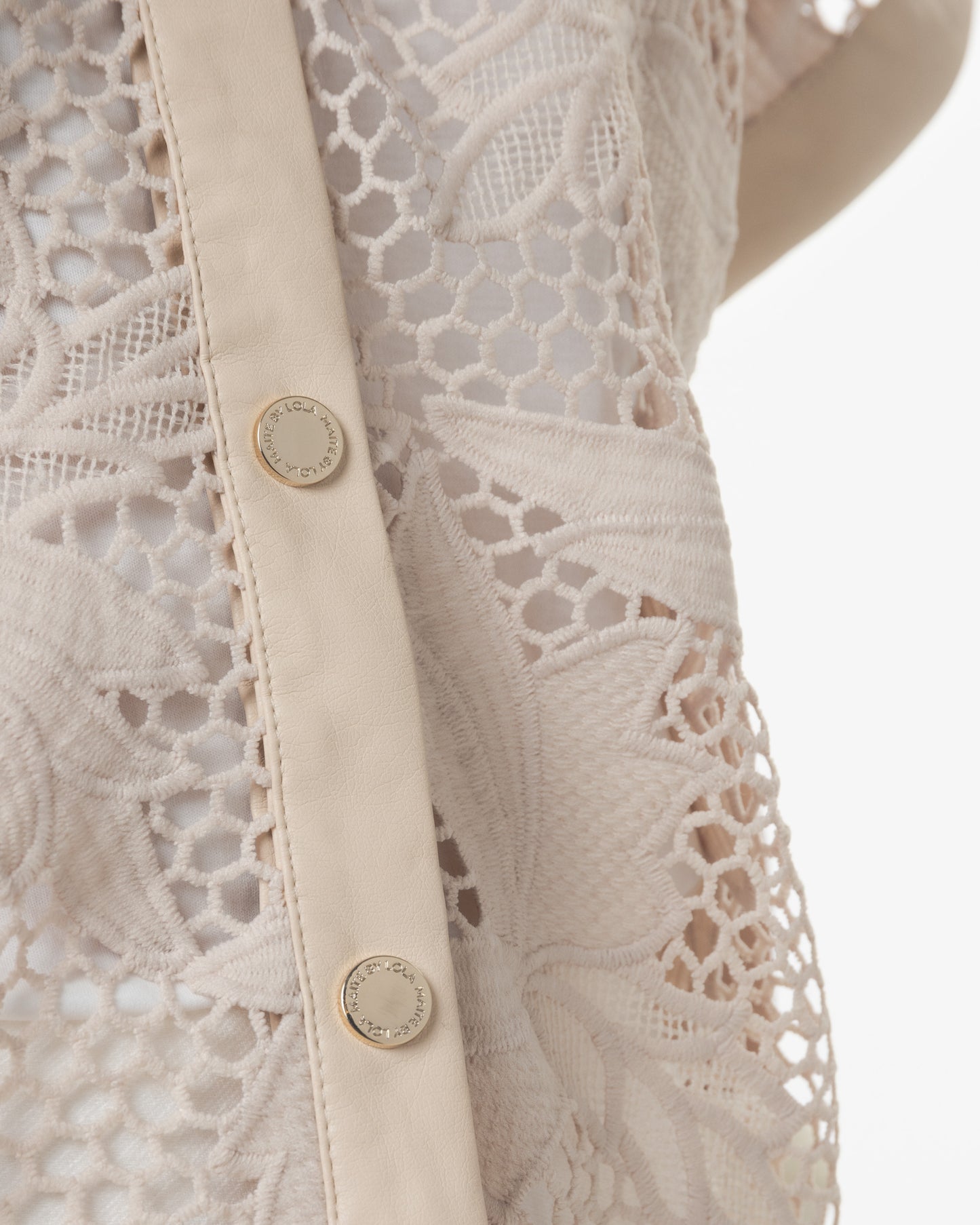 CAMISA CROCHÊ E ECOPELE - LOLA CASADEMUNT BY MAITE