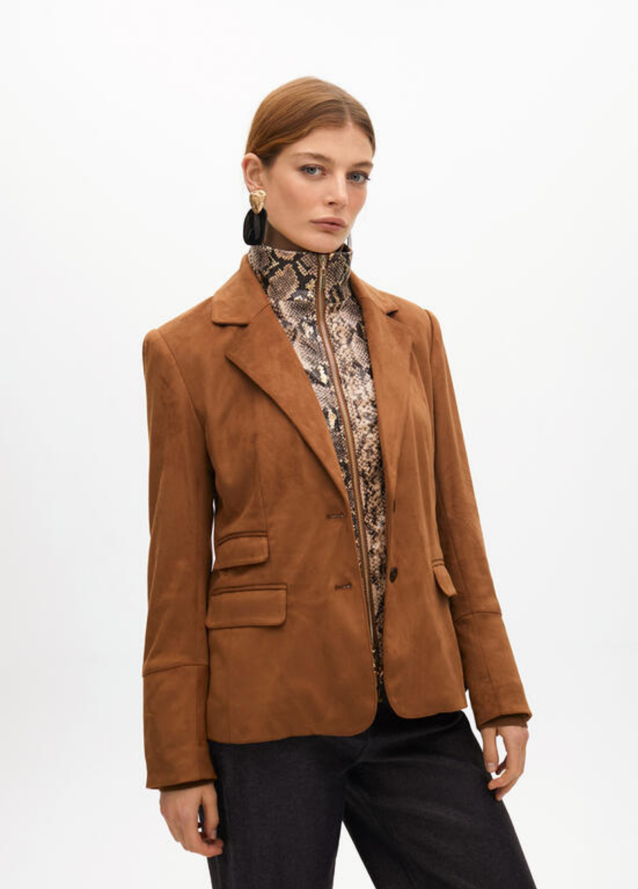 BLAZER CAMEL COM GOLA ANIMAL PRINT REMOVÍVEL - LOLA CASADEMUNT
