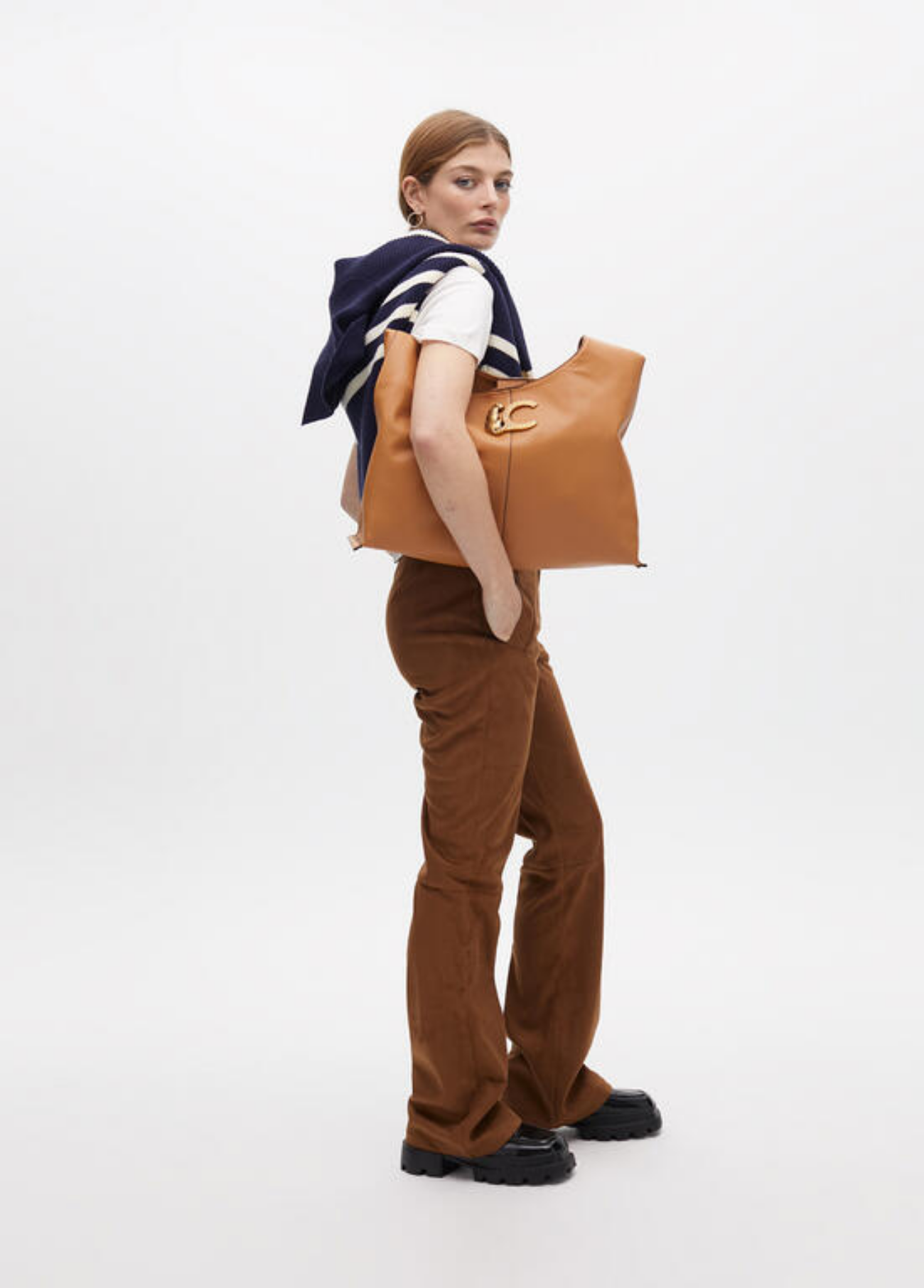 SHOPPER COM ALÇA ENTRAÇADA E LOGÓTIPO- LOLA CASADEMUNT
