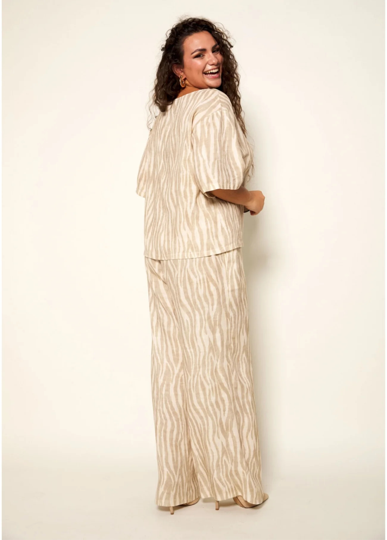 BLUSA COM ESTAMPADO ZEBRA BEGE - AN VITO