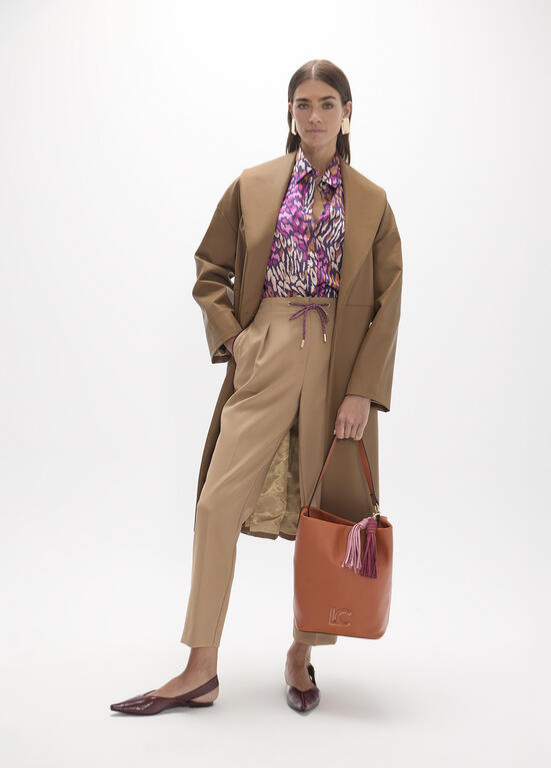 CASACO TIPO TRENCH CAMEL COM CINTO - LOLA CASADEMUNT