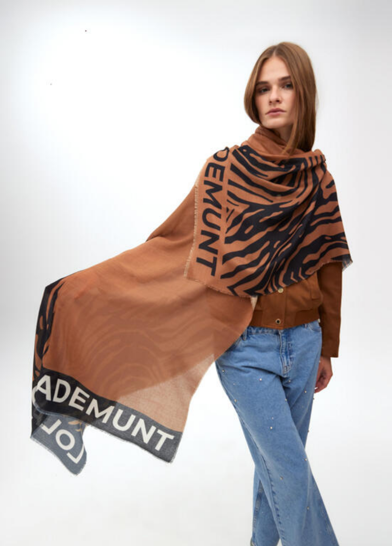 ÉCHARPE CAMEL PADRÃO ZEBRA - LOLA CASADEMUNT