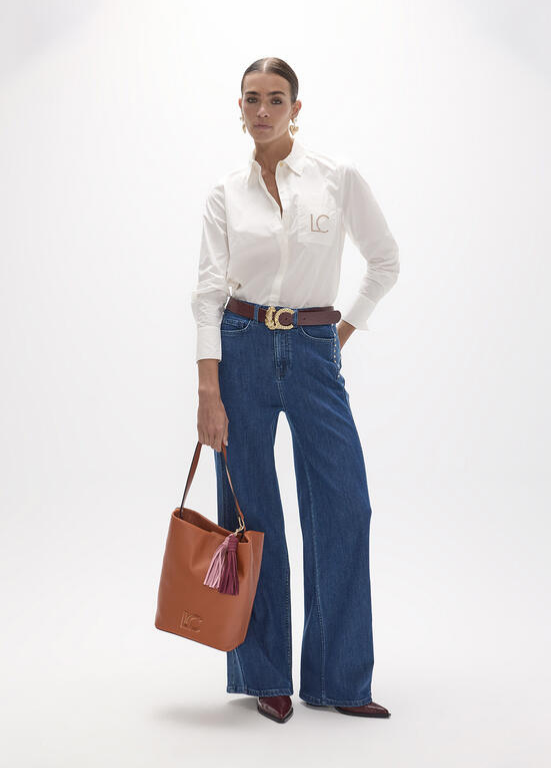 JEANS DIREITOS COM CONTRASTE BICOLOR E TACHAS LC - LOLA CASADEMUNT