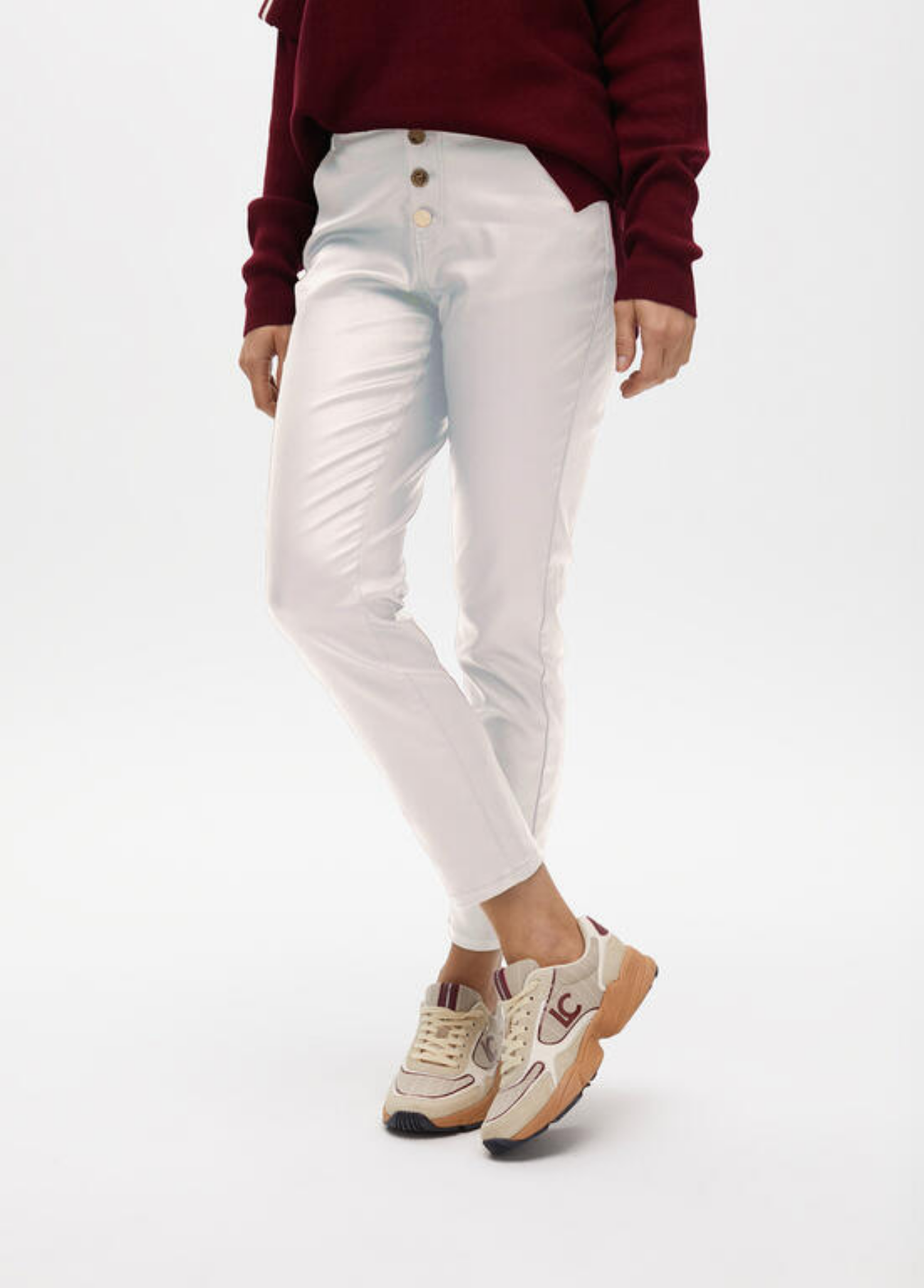 CALÇAS BRANCAS COM BOTÕES DECORATIVOS - LOLA CASADEMUNT