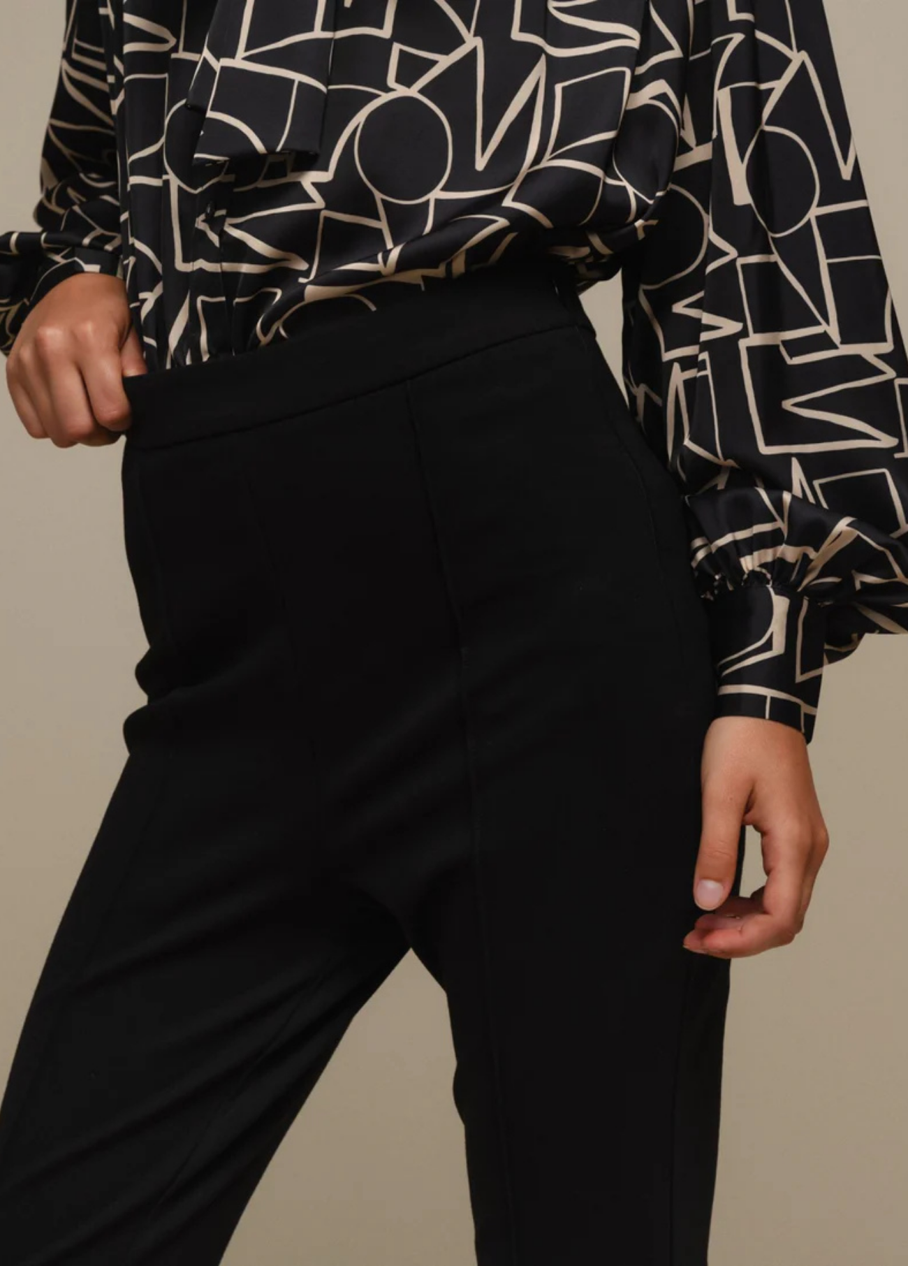 CALÇAS LEGGINS BOCA-DE-SINO