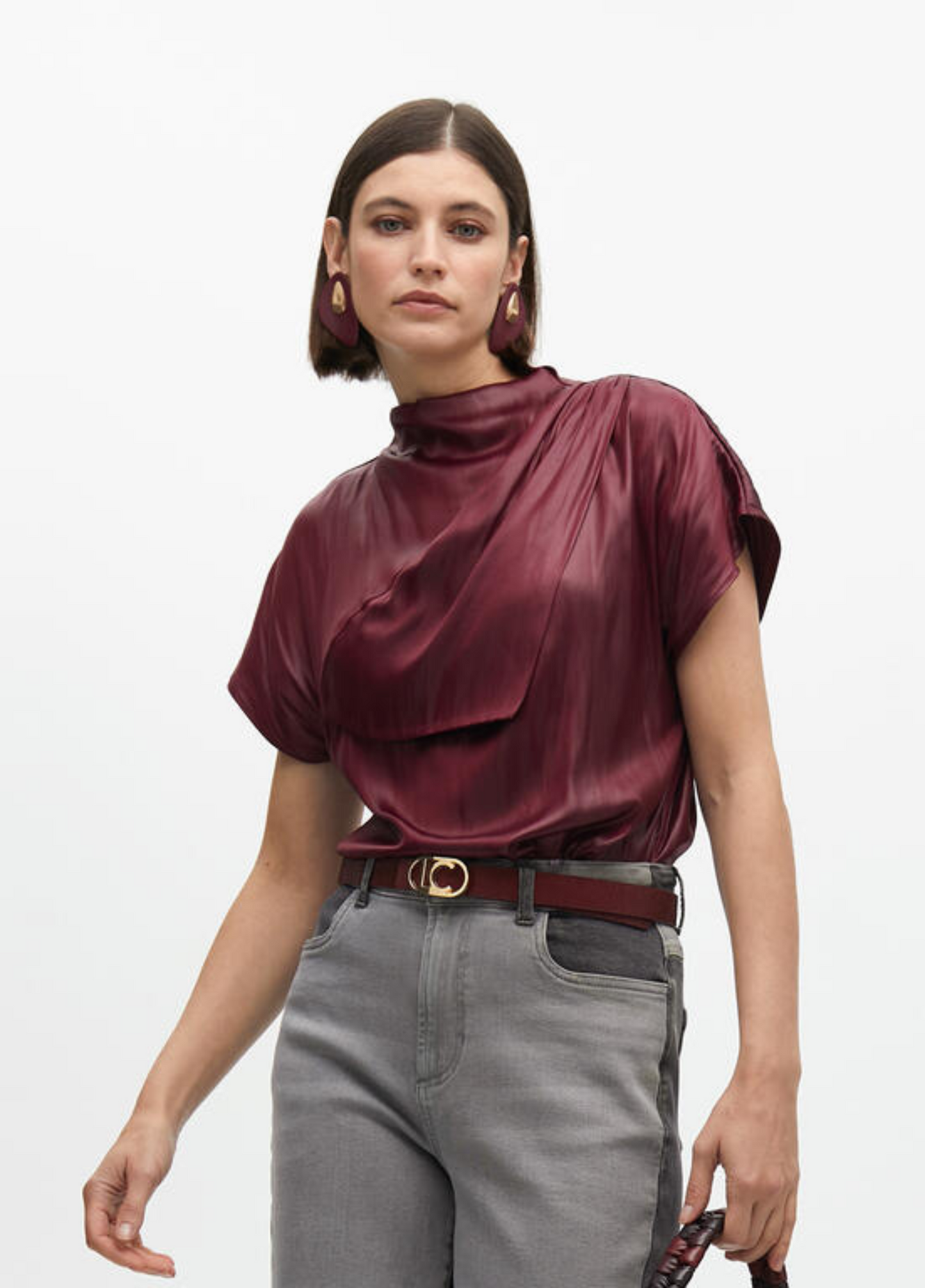 BLUSA ACETINADA COM DRAPEADO - LOLA CASADEMUNT