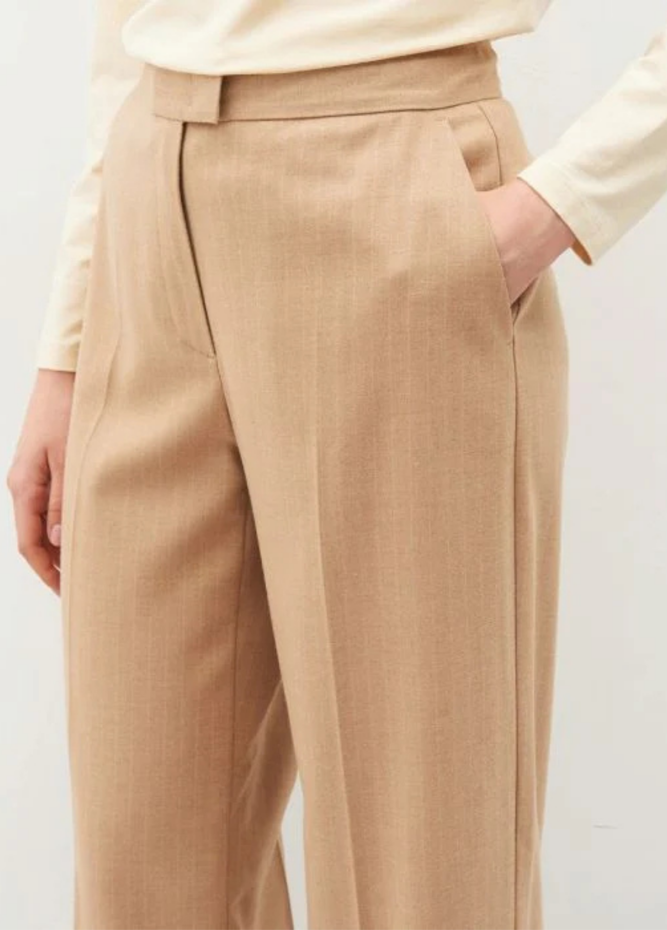 CALÇAS CLÁSSICAS CAMEL COM RISCAS - GERRY WEBER
