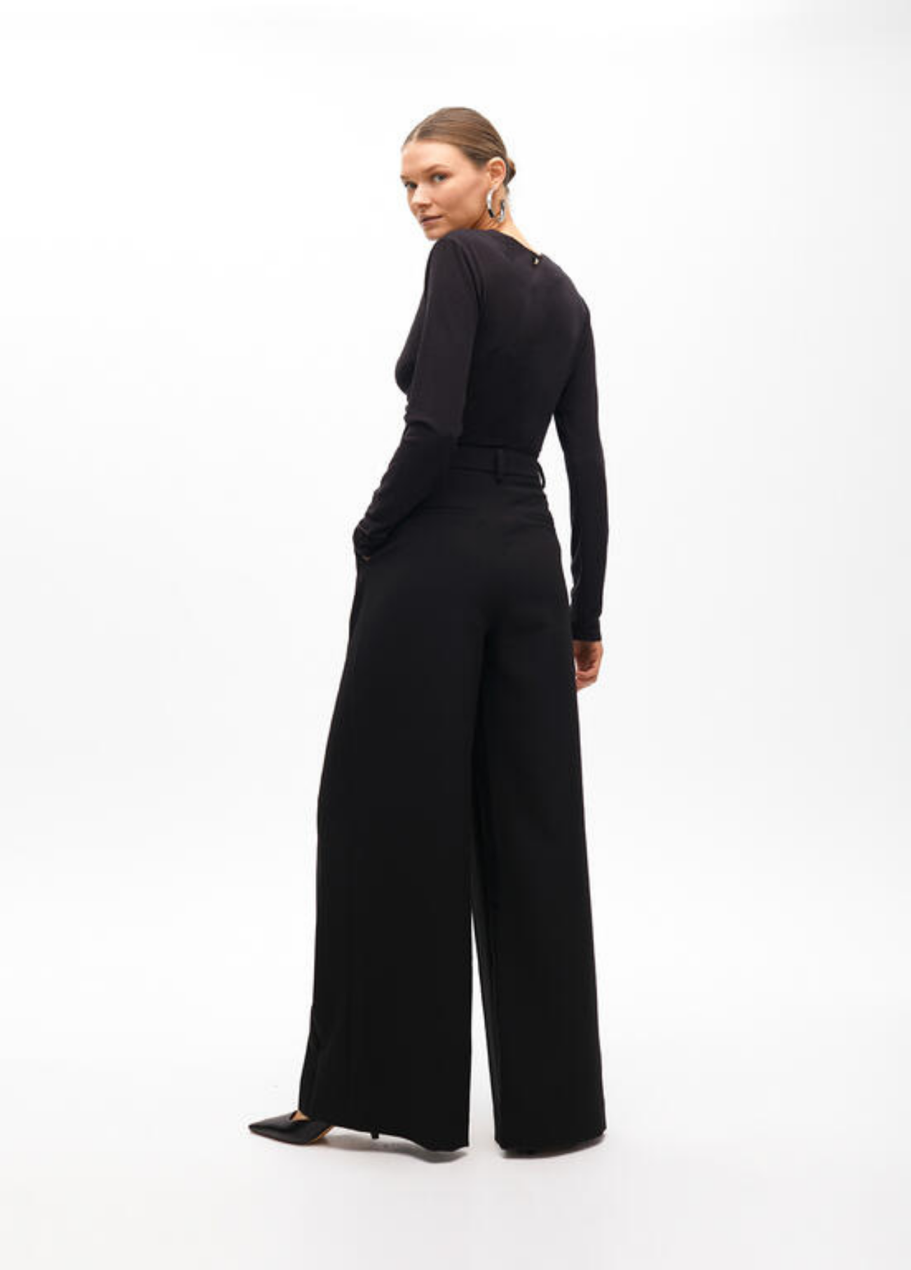 CALÇAS ALFAIATARIA PRETAS WIDE LEG - LOLA CASADEMUNT
