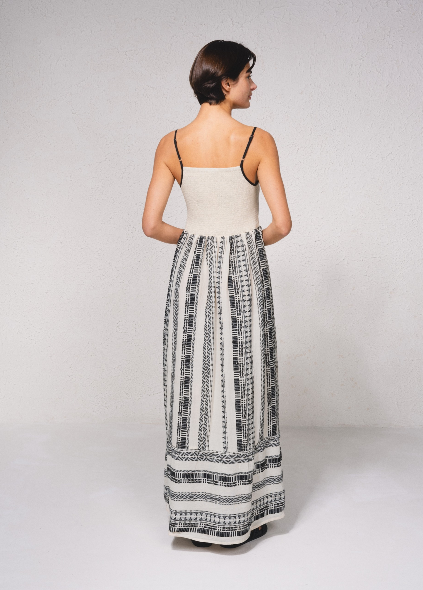 VESTIDO COMPRIDO COM BORDADO - SMF