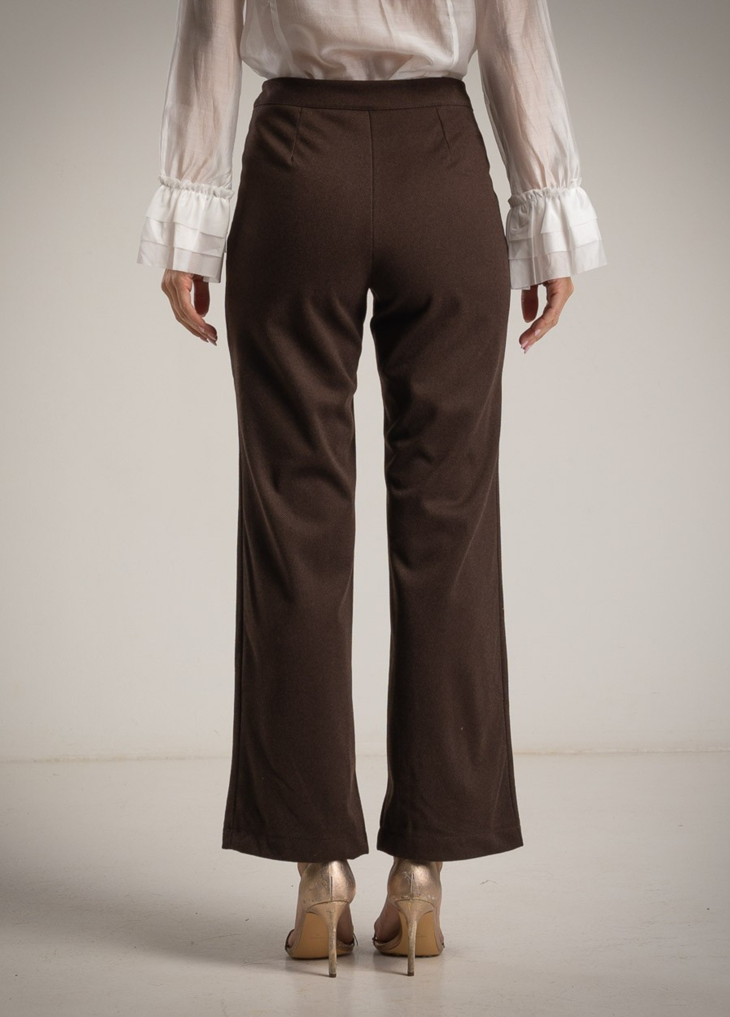 CALÇAS CASTANHAS COM BOTÕES - ALBANOS