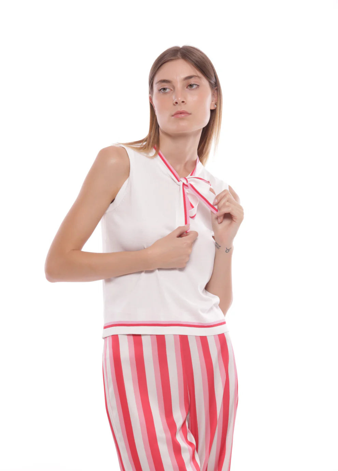 TOP DE MALHA COM GRAVATA BICOLOR - MIMI MUA
