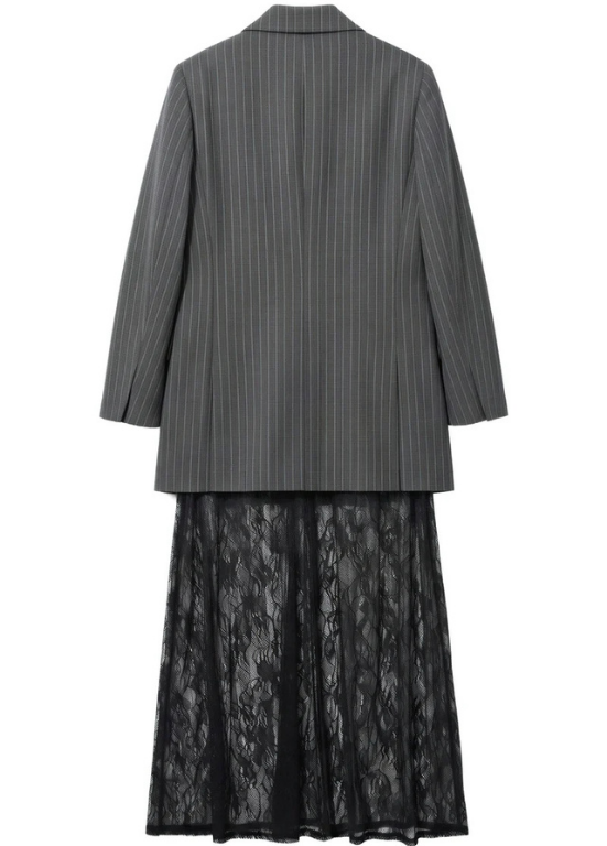 VESTIDO BLAZER COM RISCA VERTICAL E SAIA EM RENDA - FOURSOUL