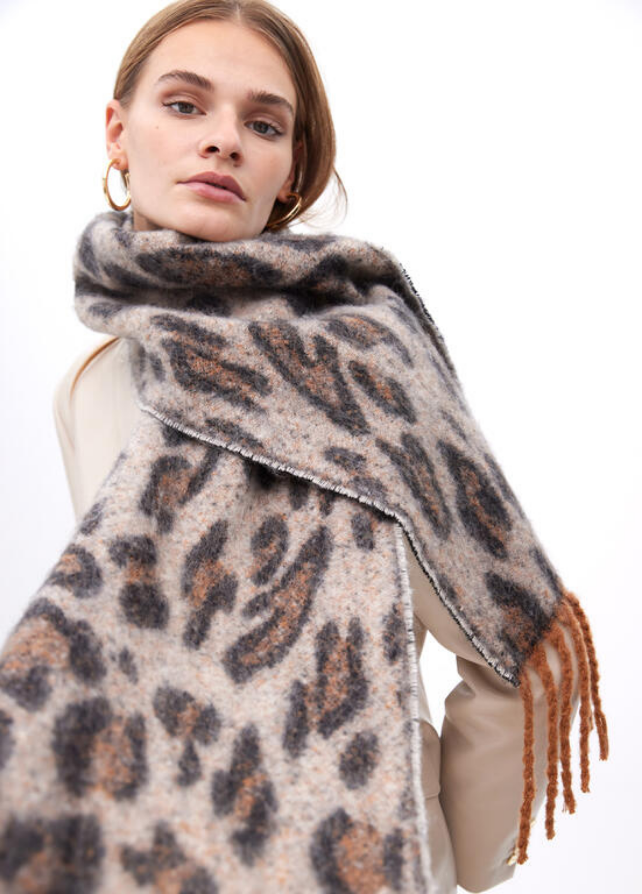 CACHECOL ANIMAL PRINT COM FRANJAS - LOLA CASADEMUNT