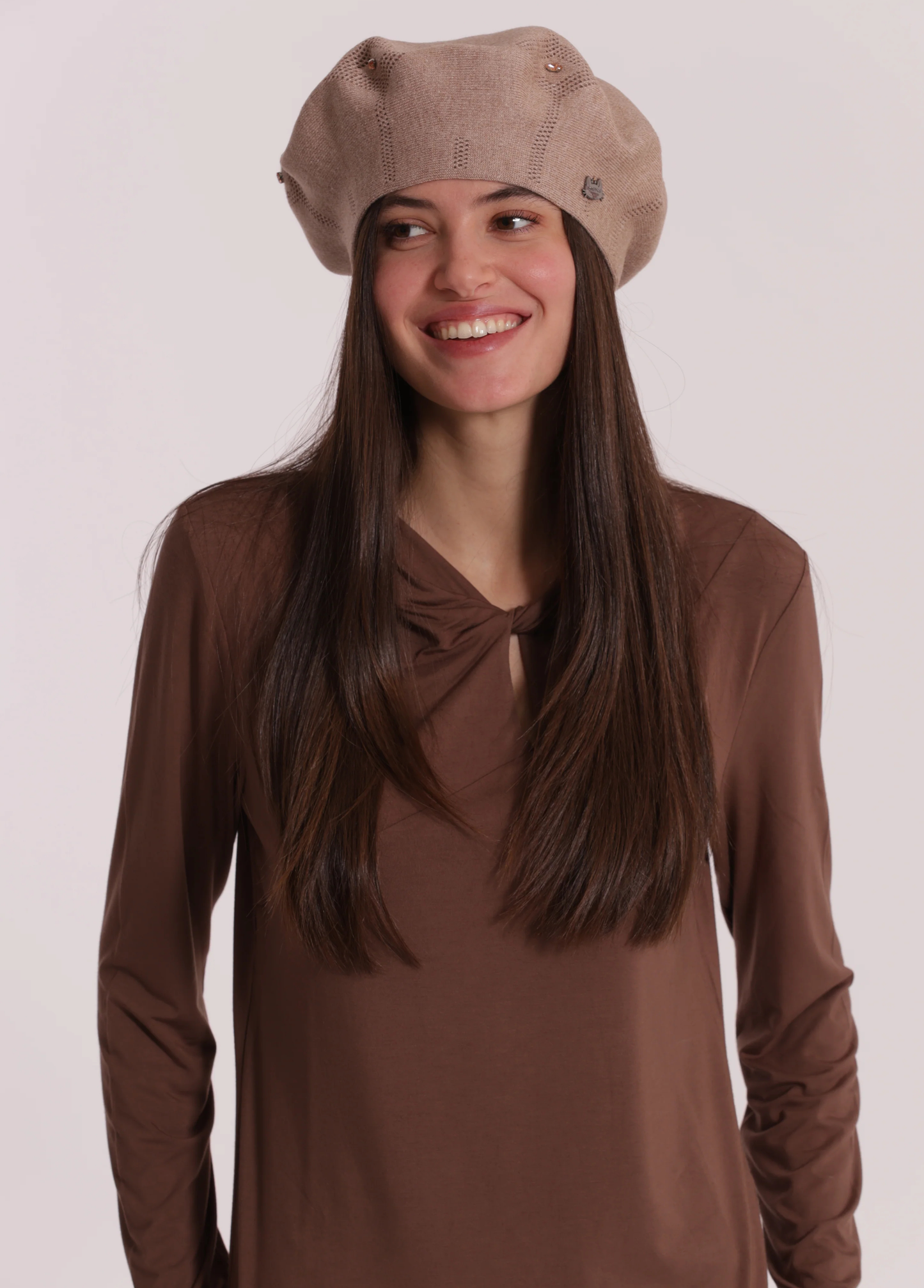 BOINA EM TRICOT TIPO PARISIENSE - MIMI MUA