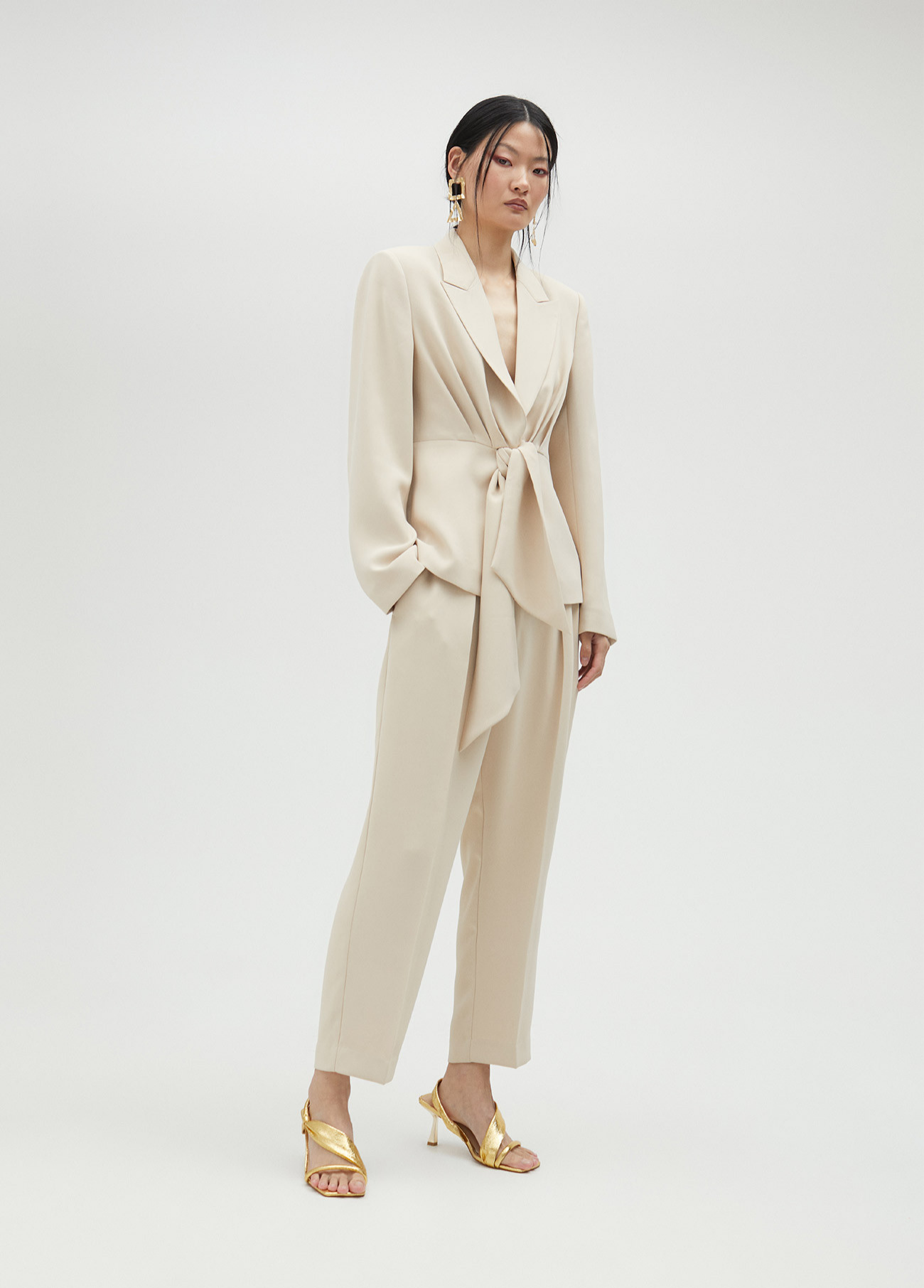 BLAZER CURTO COM NÓ - LOLA CASADEMUNT BY MAITE