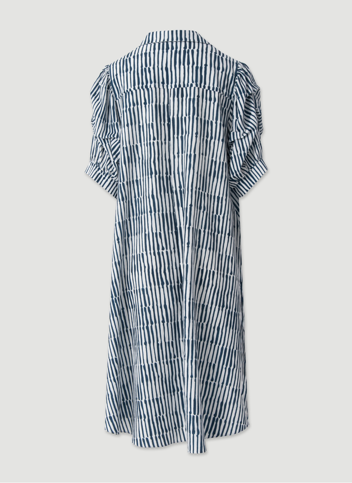 VESTIDO CAMISEIRO MIDI EM TECIDO LEVE ÀS RISCAS - FERRACHE
