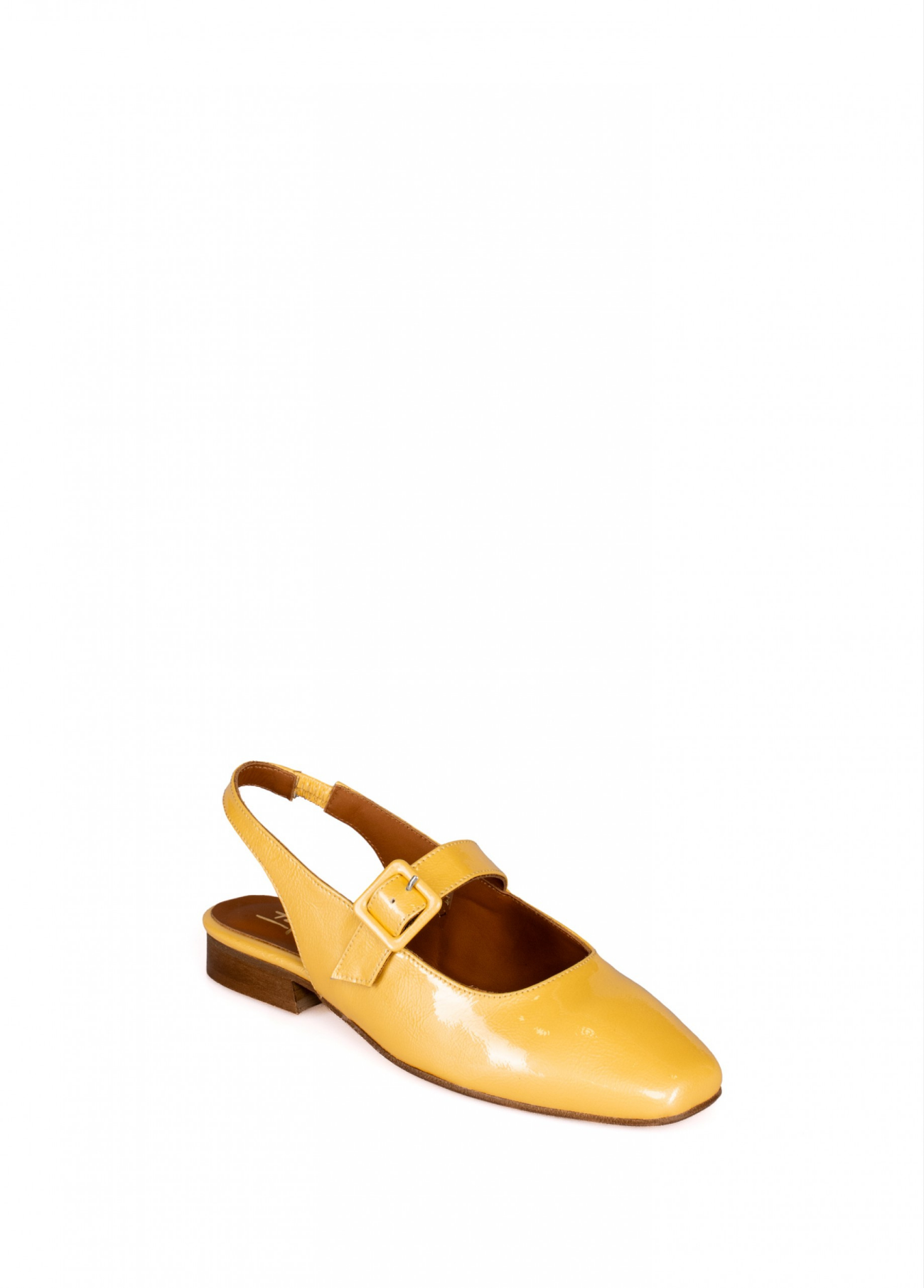 SAPATO RASO EM VERNIZ COM FIVELA - TAPADAS