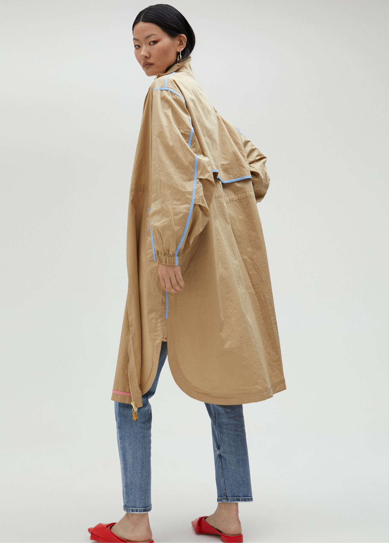TRENCH EM COR BEGE - LOLA CASADEMUNT