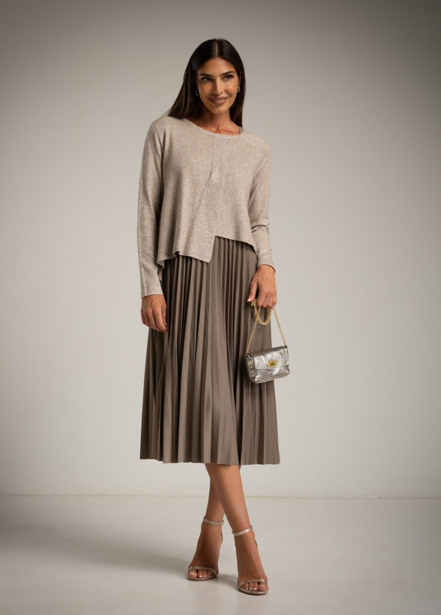 VESTIDO PLISSADO MIDI COM CAPA EM MALHA COM BRILHOS - ALBANOS