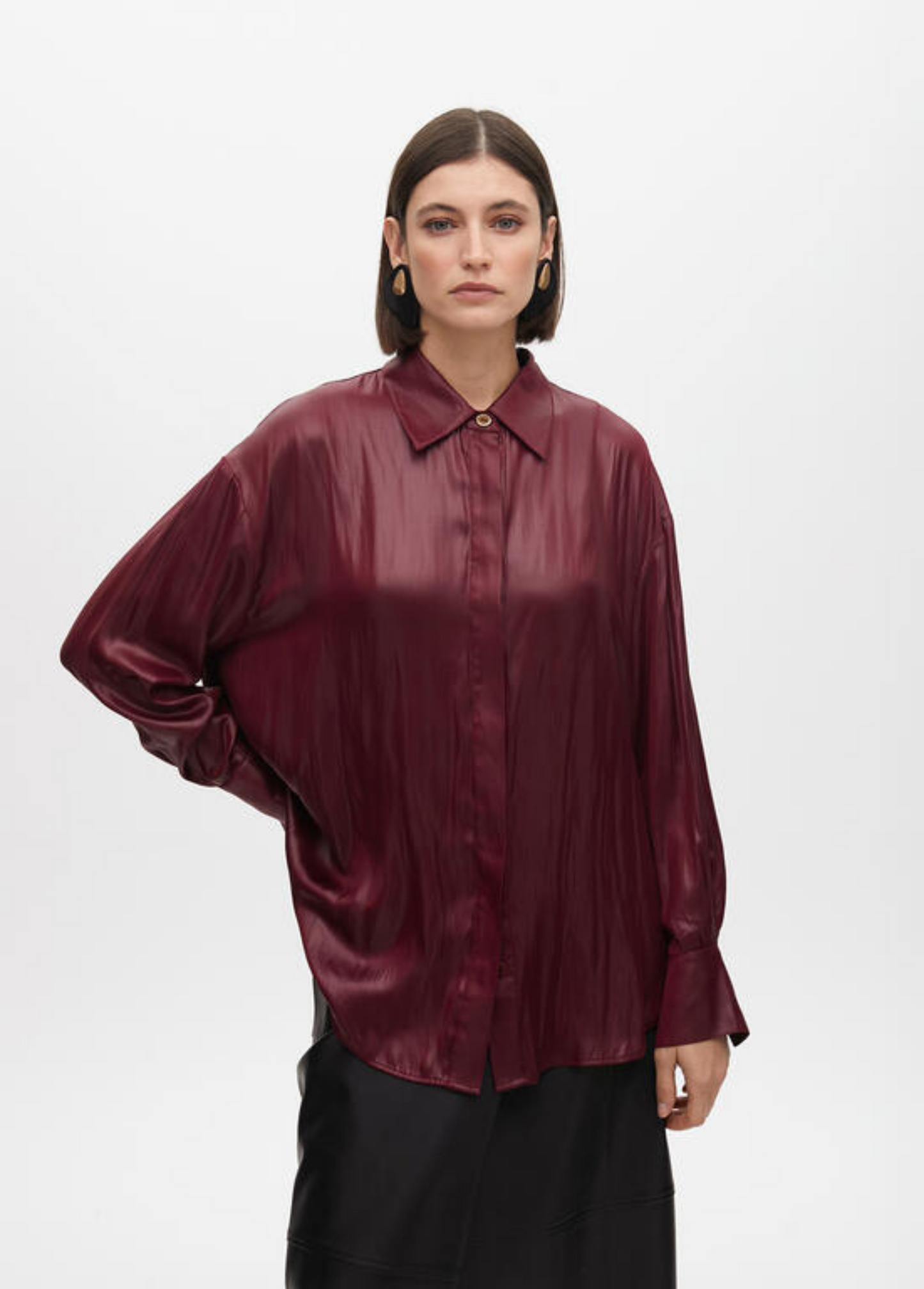 CAMISA FLUIDA COM EFEITO ACETINADO - LOLA CASADEMUNT