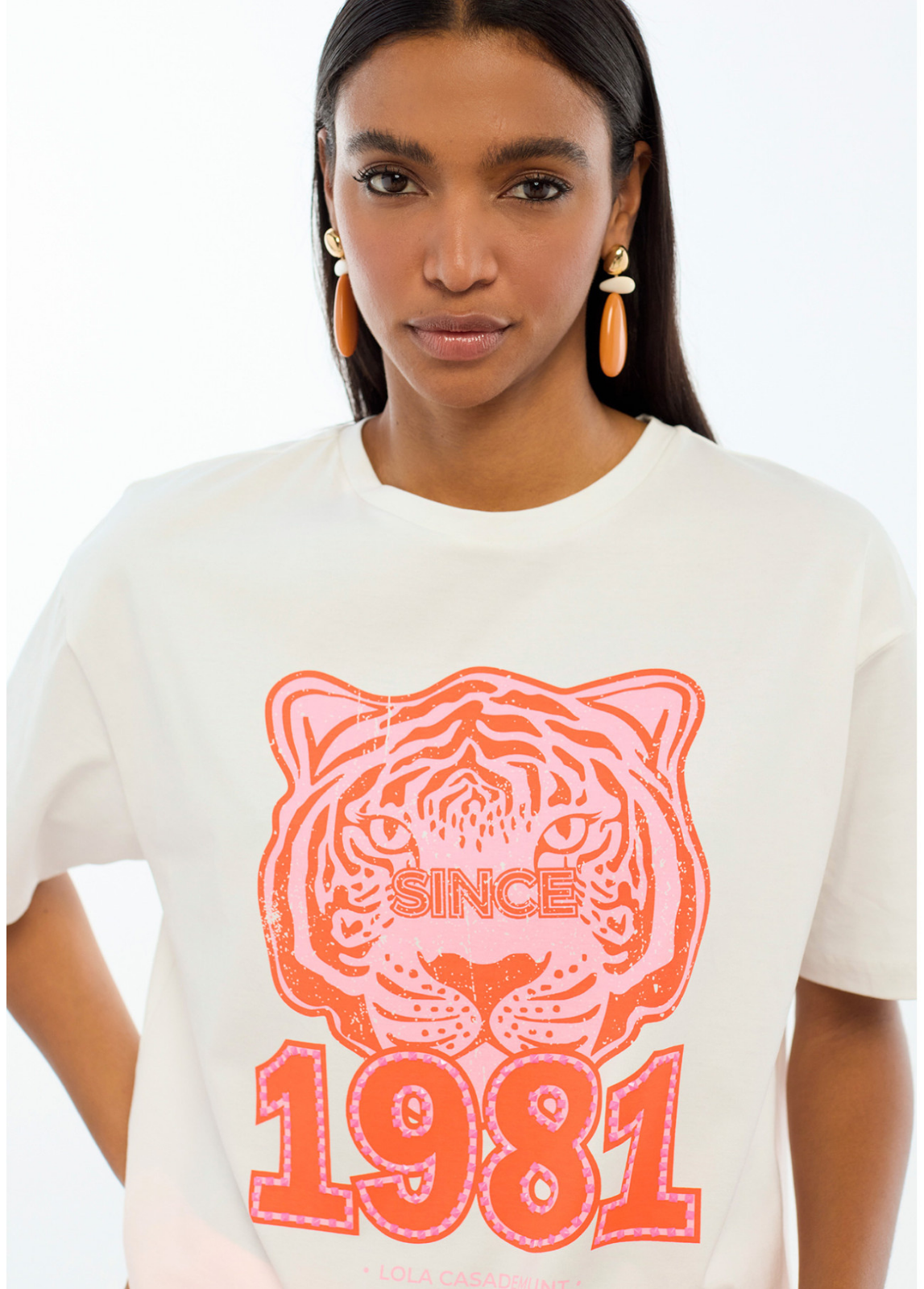 T-SHIRT DE ALGODÃO COM TIGRE E 1981 E CORTES NAS COSTAS - LOLA CASADEMUNT