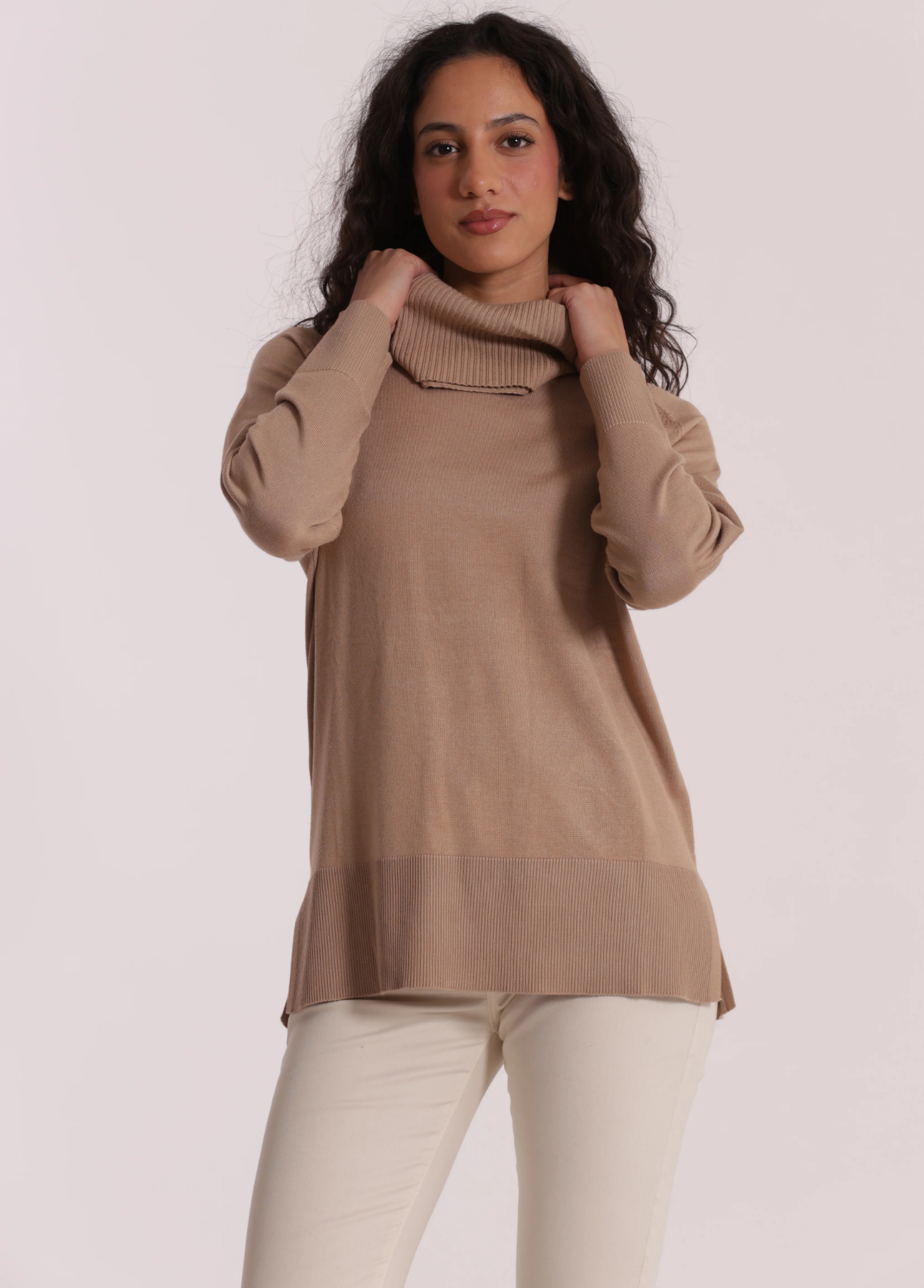 CAMISOLA DE MALHA OVERSIZED COM GOLA REMOVÍVEL - MIMI MUA