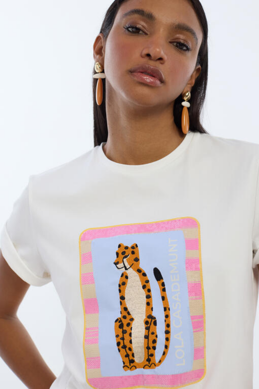 T-SHIRT BRANCA COM ESTAMPA ANIMAL - LOLA CASADEMUNT