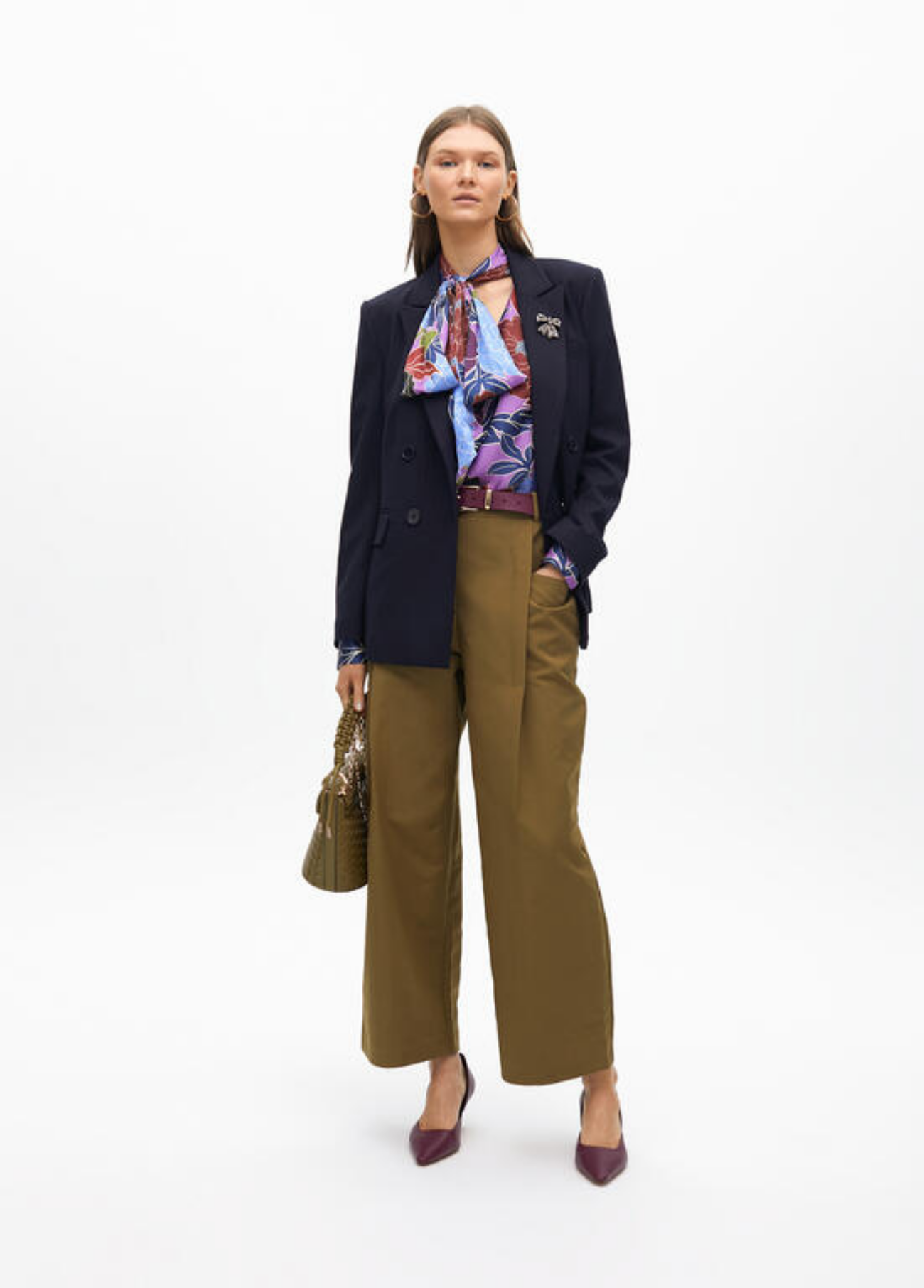 CAMISA ESTAMPADO FLORAL COM LAÇO NA GOLA - LOLA CASADEMUNT BY MAITE