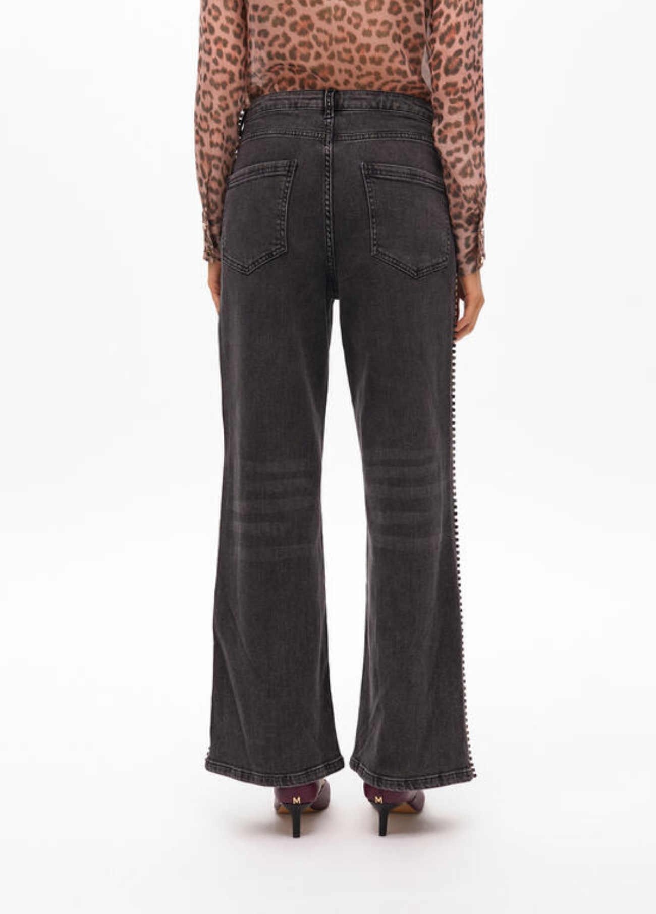 JEANS PRETAS COM APLICAÇÃO LATERAL - LOLA CASADEMUNT