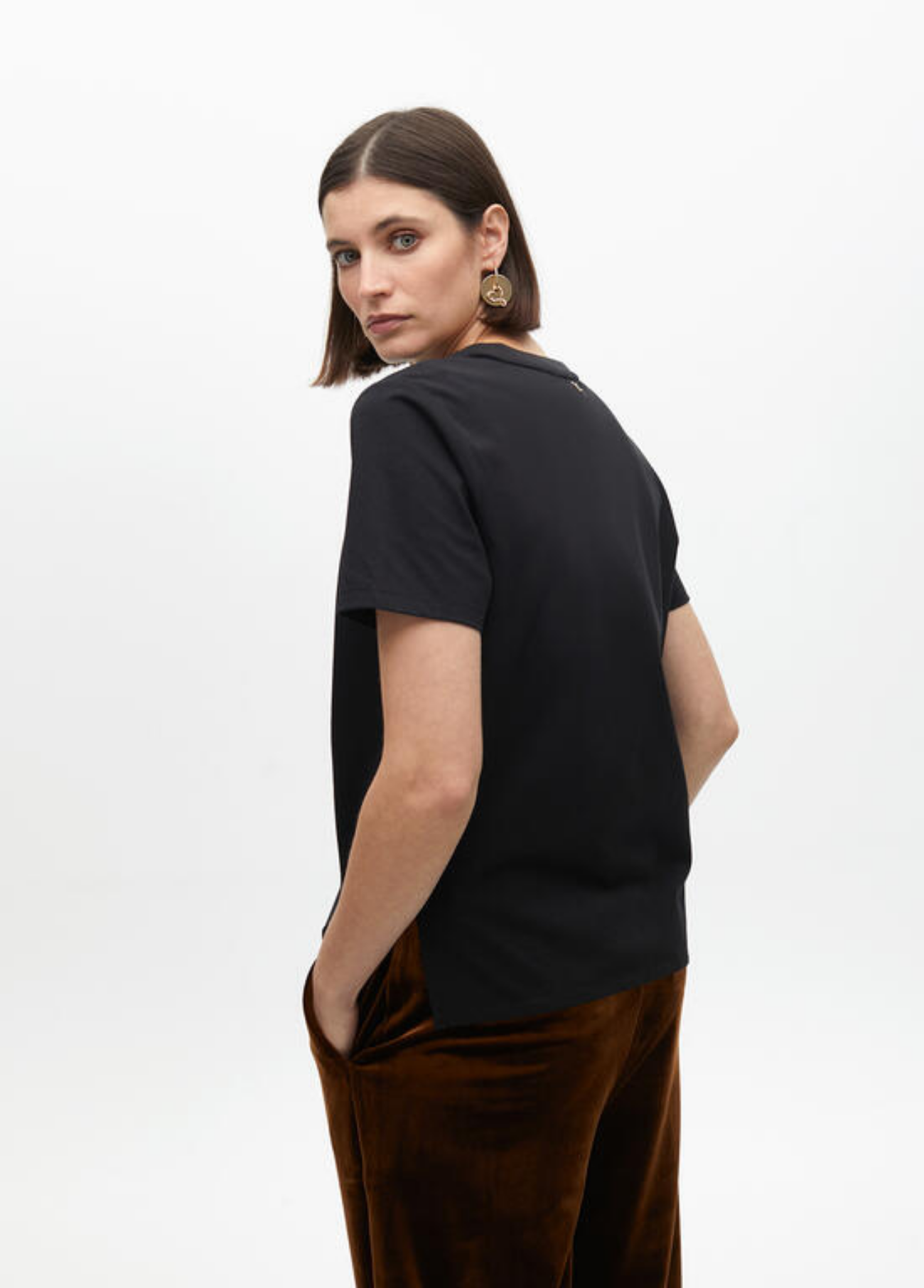 T-SHIRT COM APLICAÇÃO TIGRE EM LANTEJOULAS - LOLA CASADEMUNT