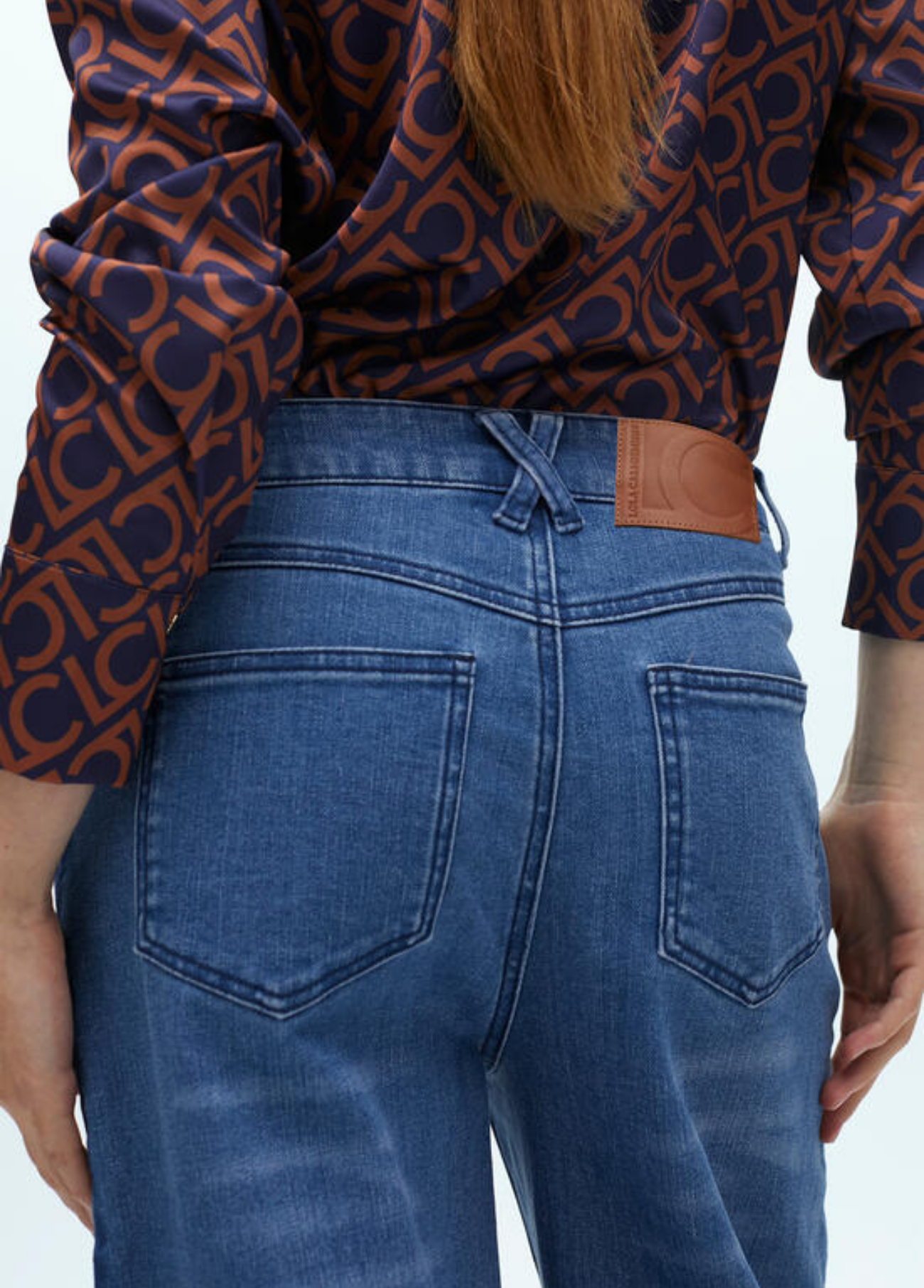 JEANS WIDE LEG COM FAIXA LATERAL EM VELUDO - LOLA CASADEMUNT