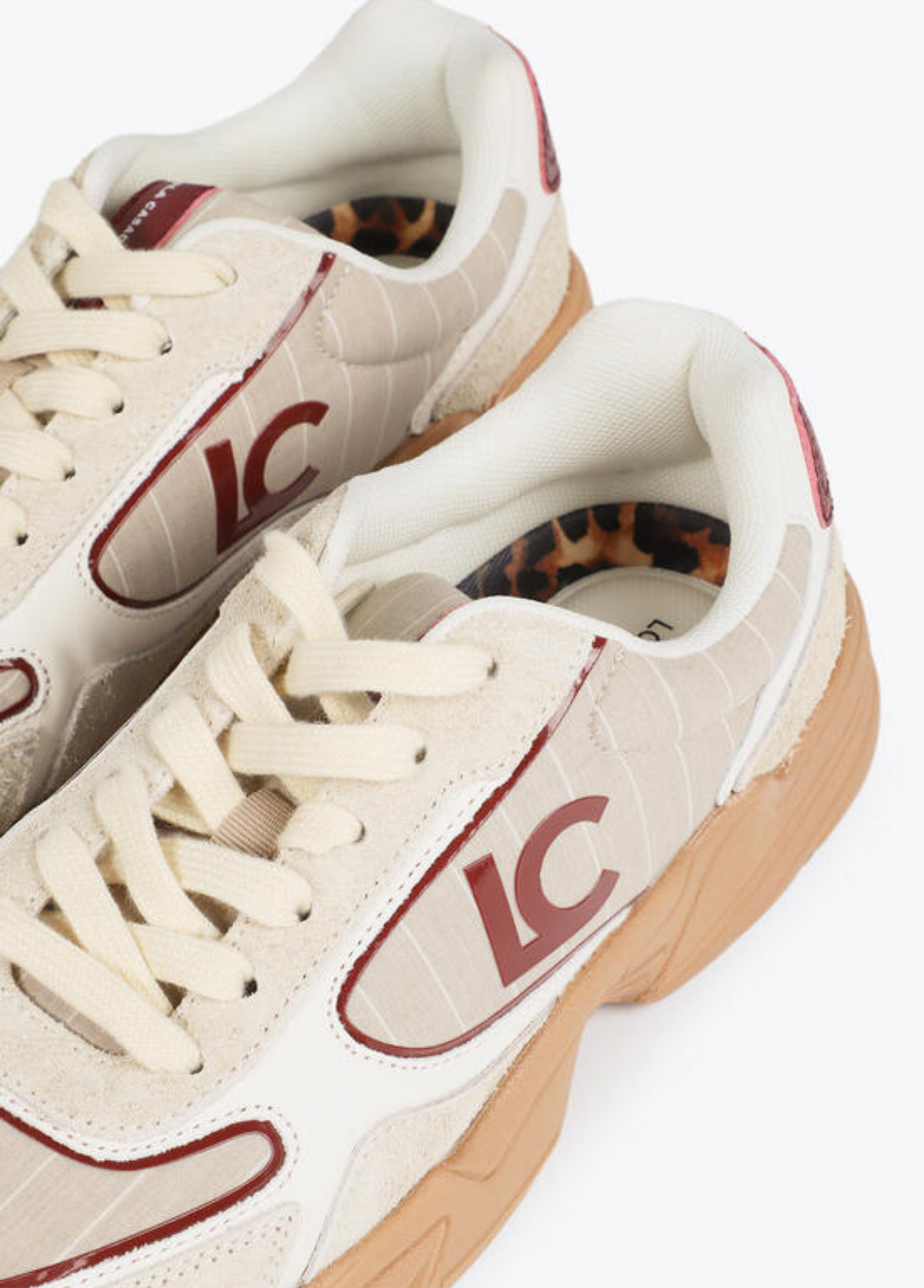 TÉNIS DESPORTIVOS CREME COM DETALHES BORDEAUX - LOLA CASADEMUNT