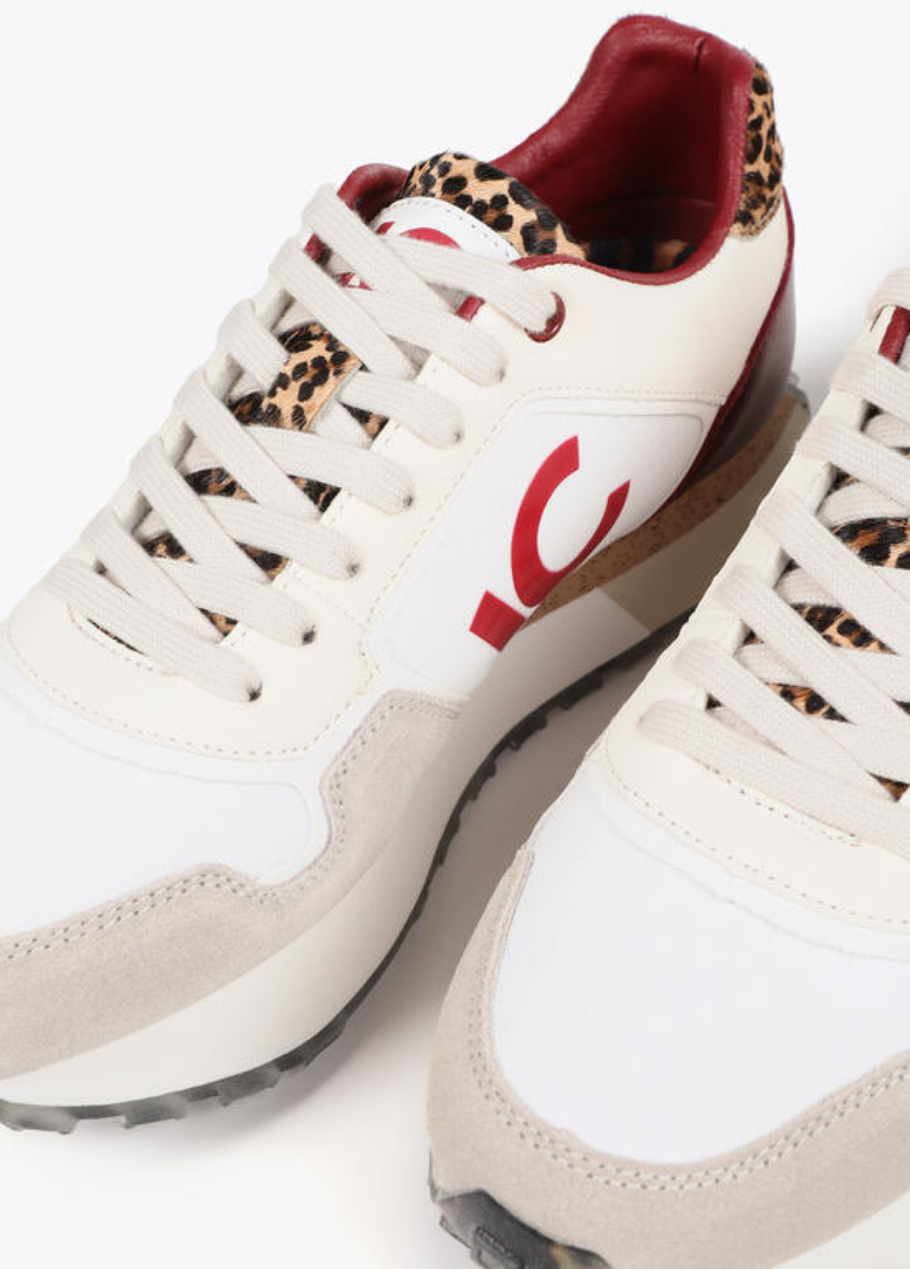 TÉNIS COM DETALHE ANIMAL PRINT E BORDEAUX - LOLA CASADEMUNT