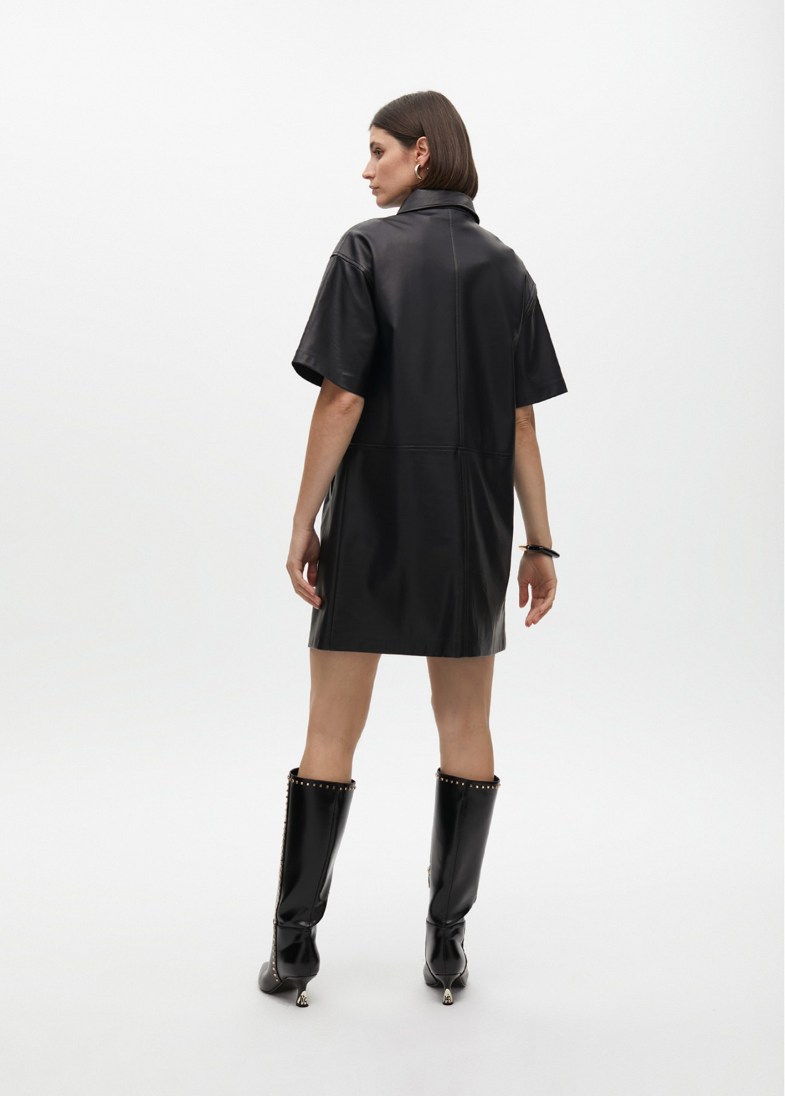 VESTIDO CURTO EM ECOPELE E CORTE RETO - LOLA CASADEMUNT