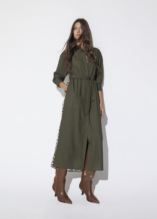 VESTIDO CAMISEIRO KAKI COM ANIMAL PRINT CONTRASTANTE . LOLA CASADEMUNT