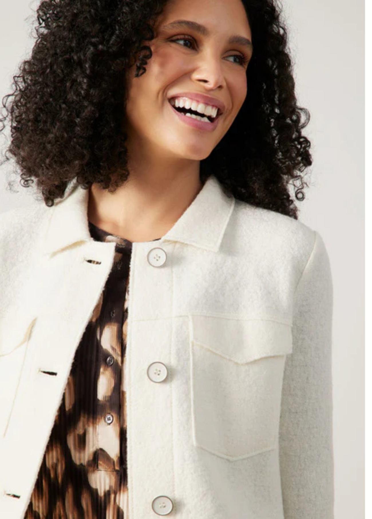 JAQUETA BLAZER BOXY COM ACABAMENTO BOUCLÉ - GERRY WEBER