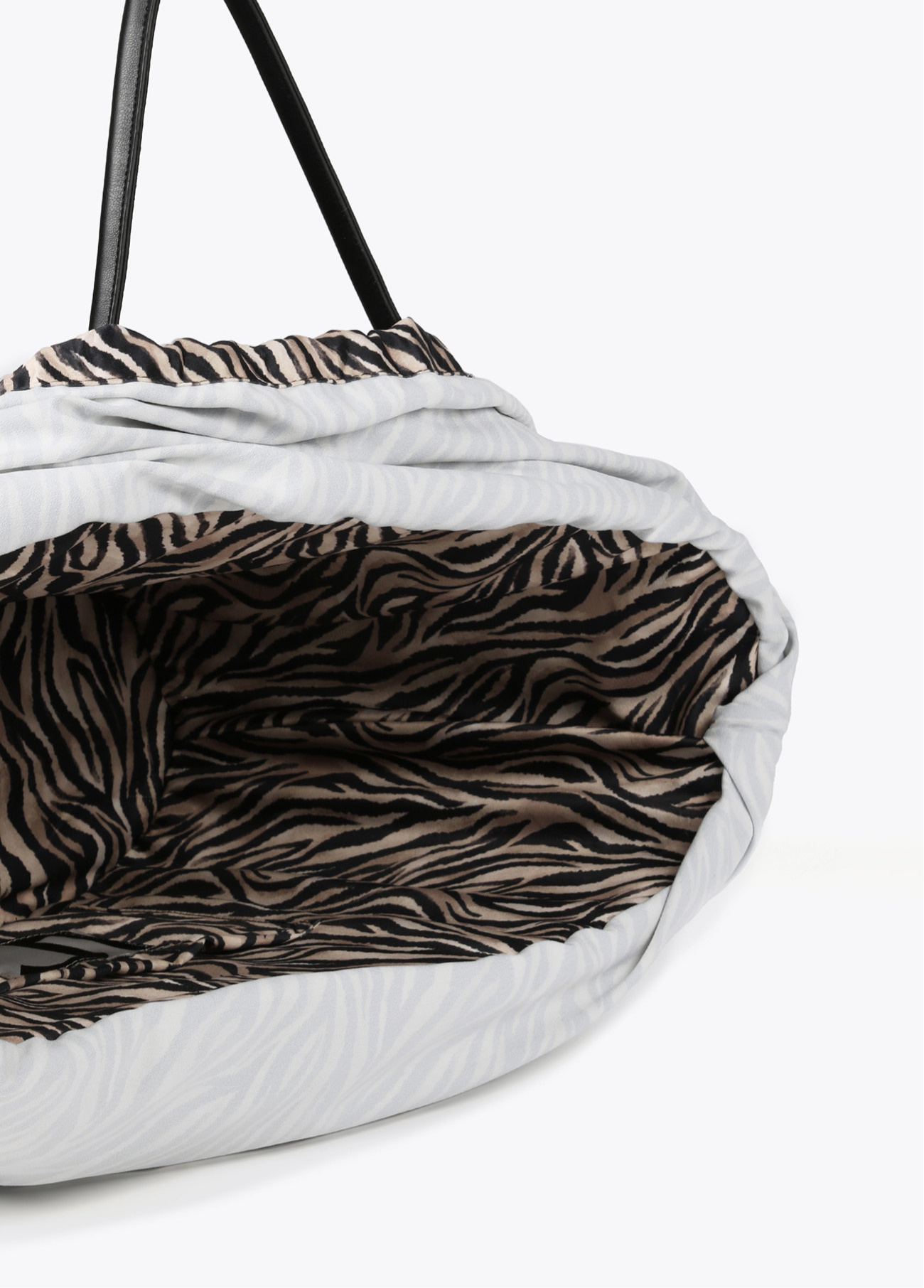 CESTA COM TUCANO BORDADO - LOLA CASADEMUNT