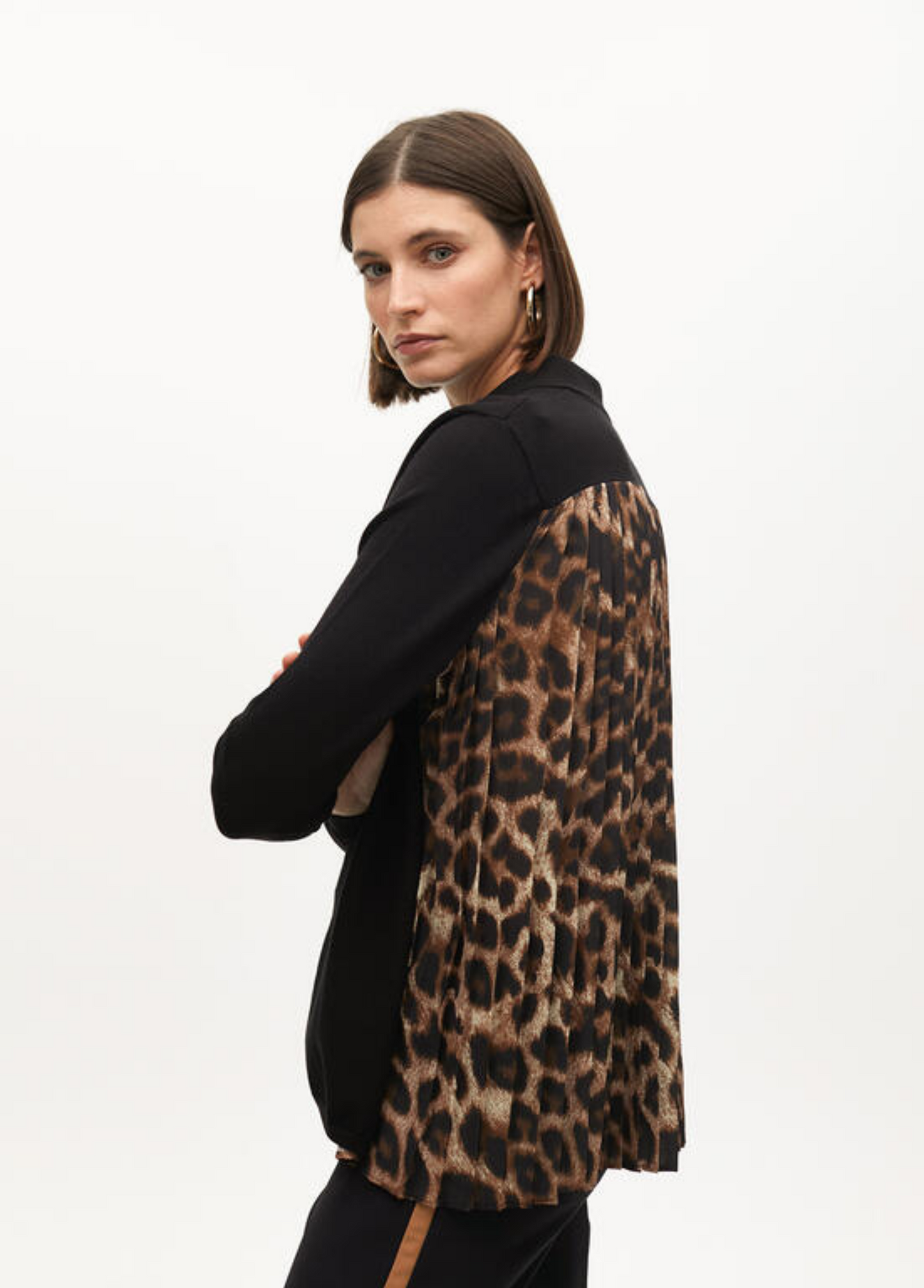 CAMISOLA MALHA COM BRILHOS NA GOLA E COSTAS ANIMAL PRINT - LOLA CASADEMUNT