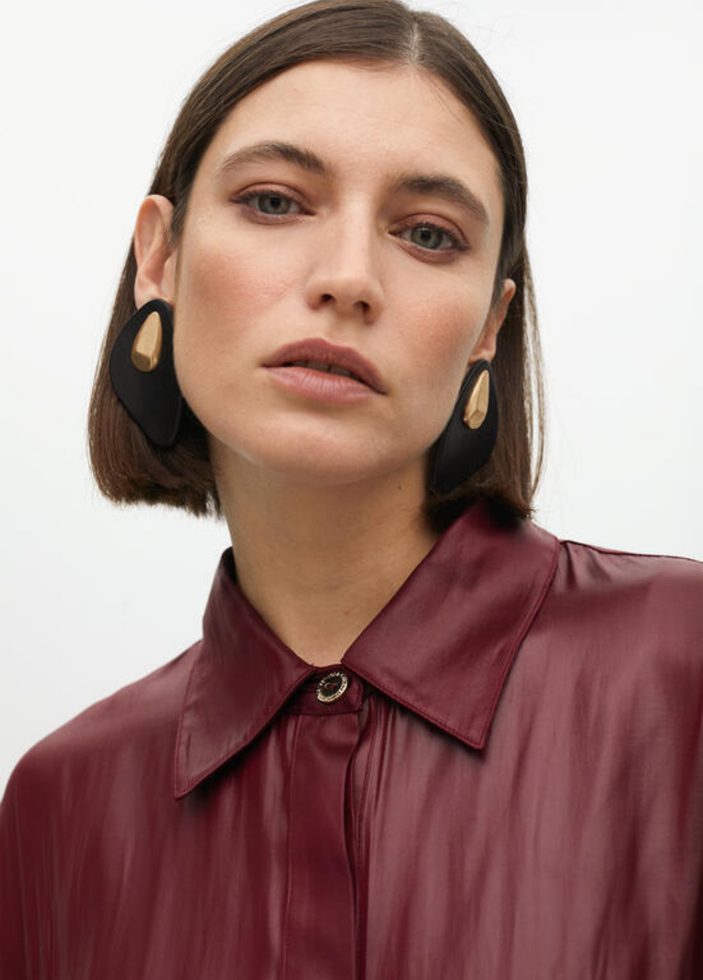 CAMISA FLUIDA COM EFEITO ACETINADO - LOLA CASADEMUNT