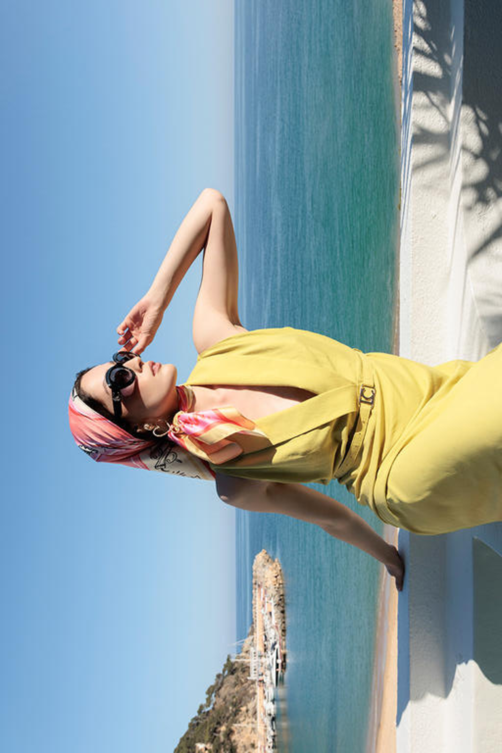 VESTIDO ELEGANTE MIDI COM DECOTE EM V E CINTO - LOLA CASADEMUNT