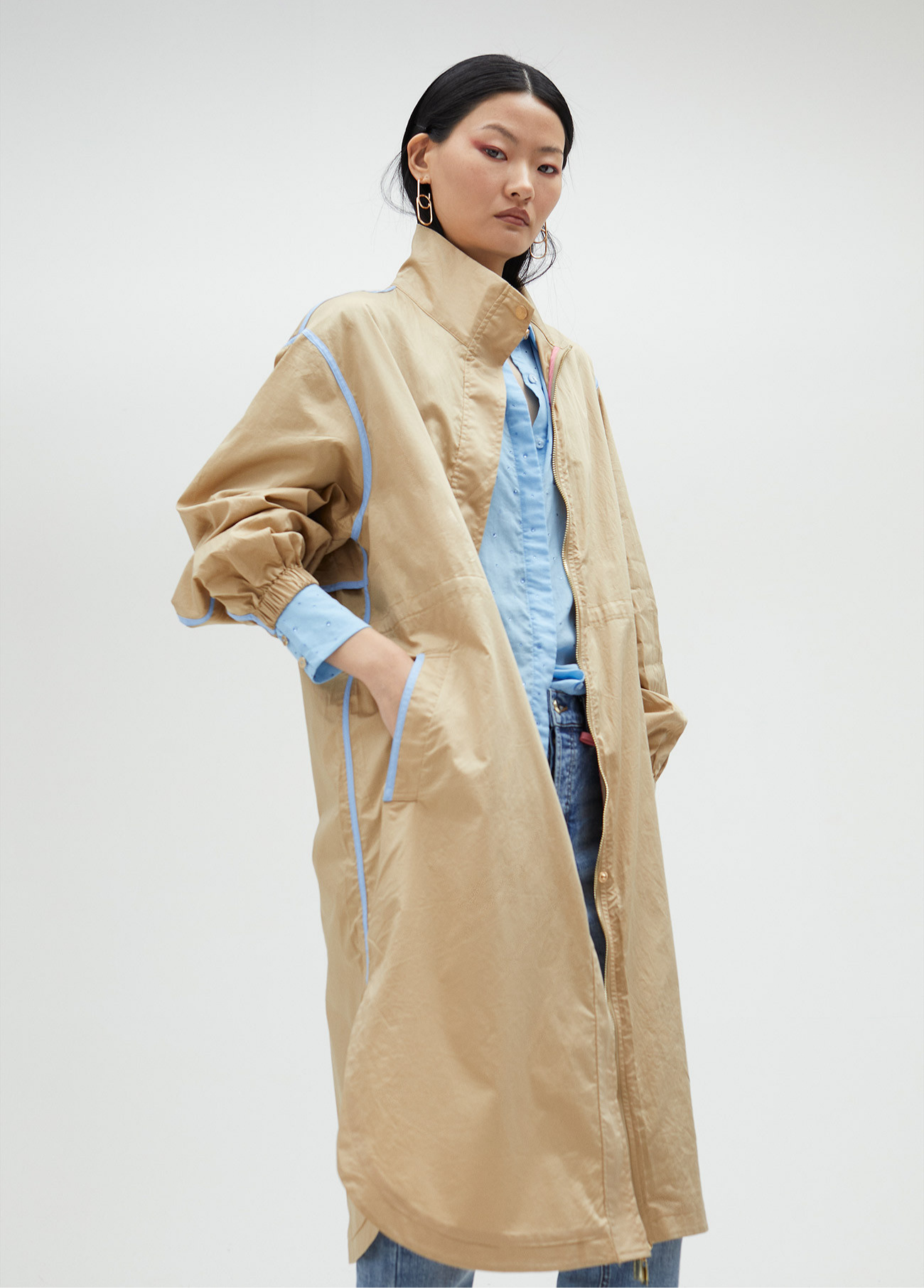 TRENCH EM COR BEGE - LOLA CASADEMUNT