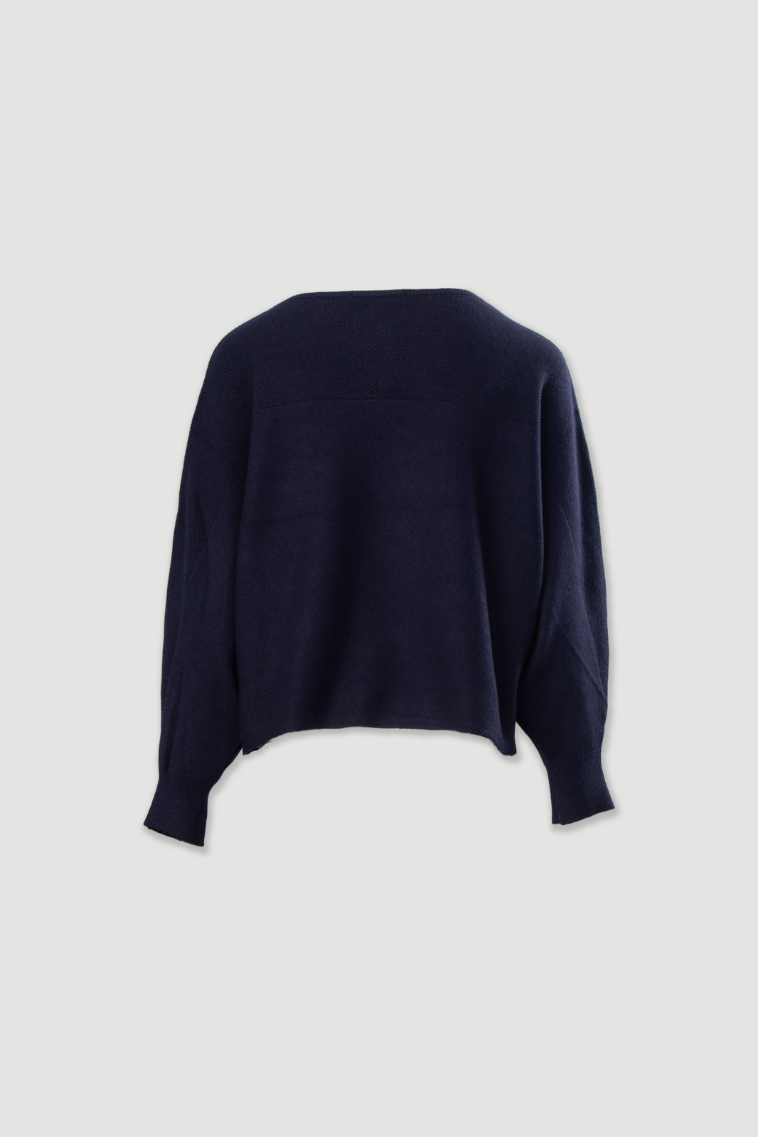 CAMISOLA DE MALHA COM CORTE RETO E MANGAS LARGAS - FERRACHE