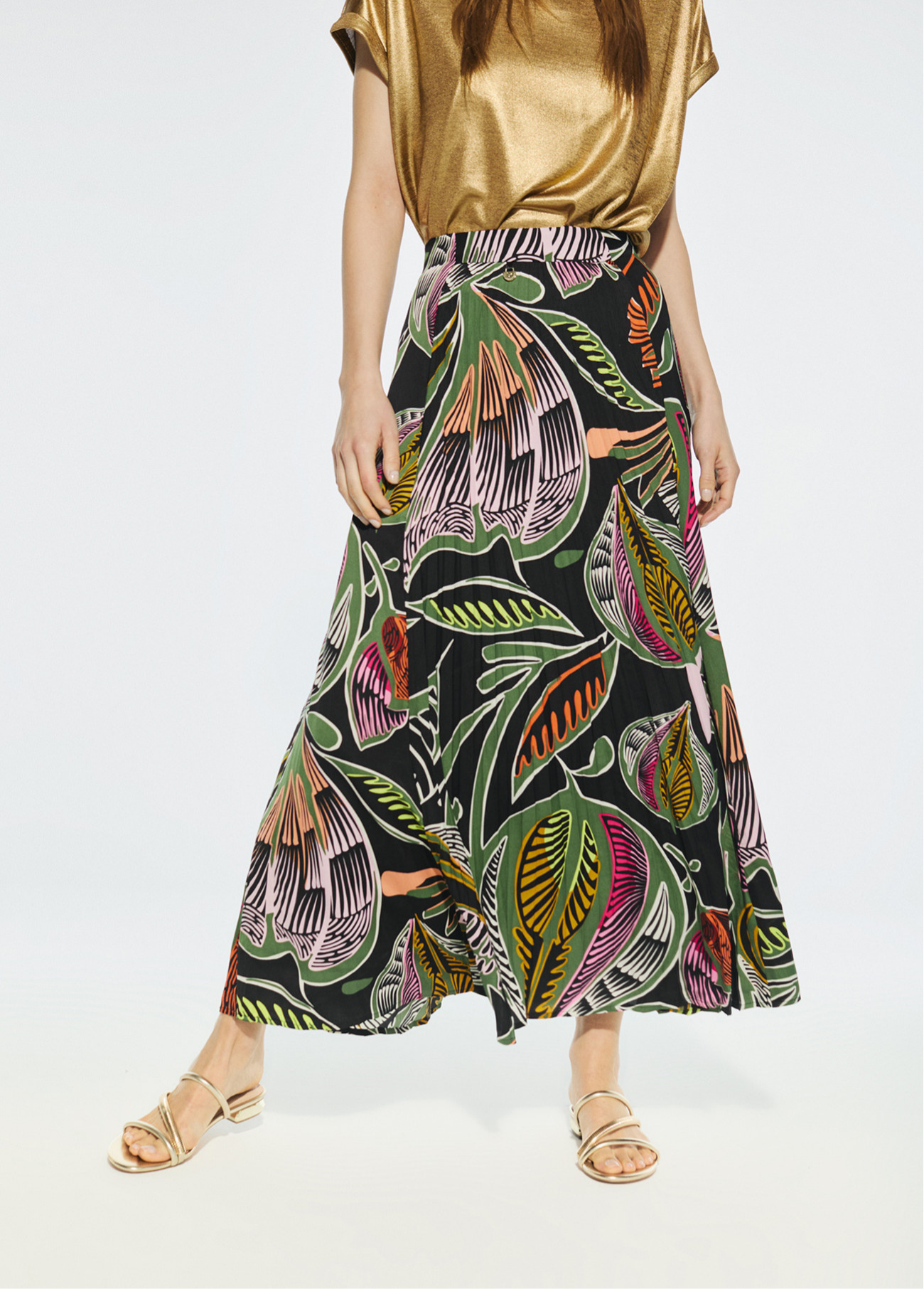SAIA PLISSADA COM ESTAMPADO TROPICAL - LOLA CASADEMUNT