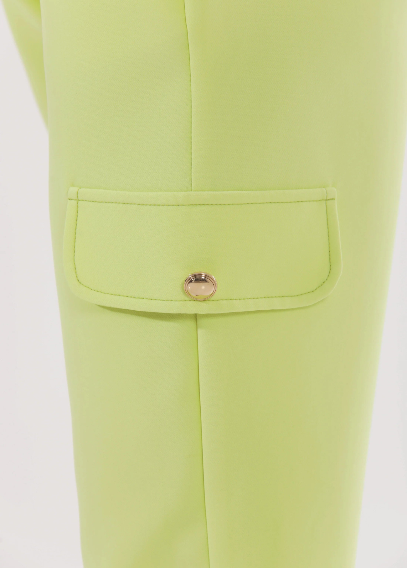 CALÇAS CARGO EM TECIDO TÉCNICO - MIMI MUA